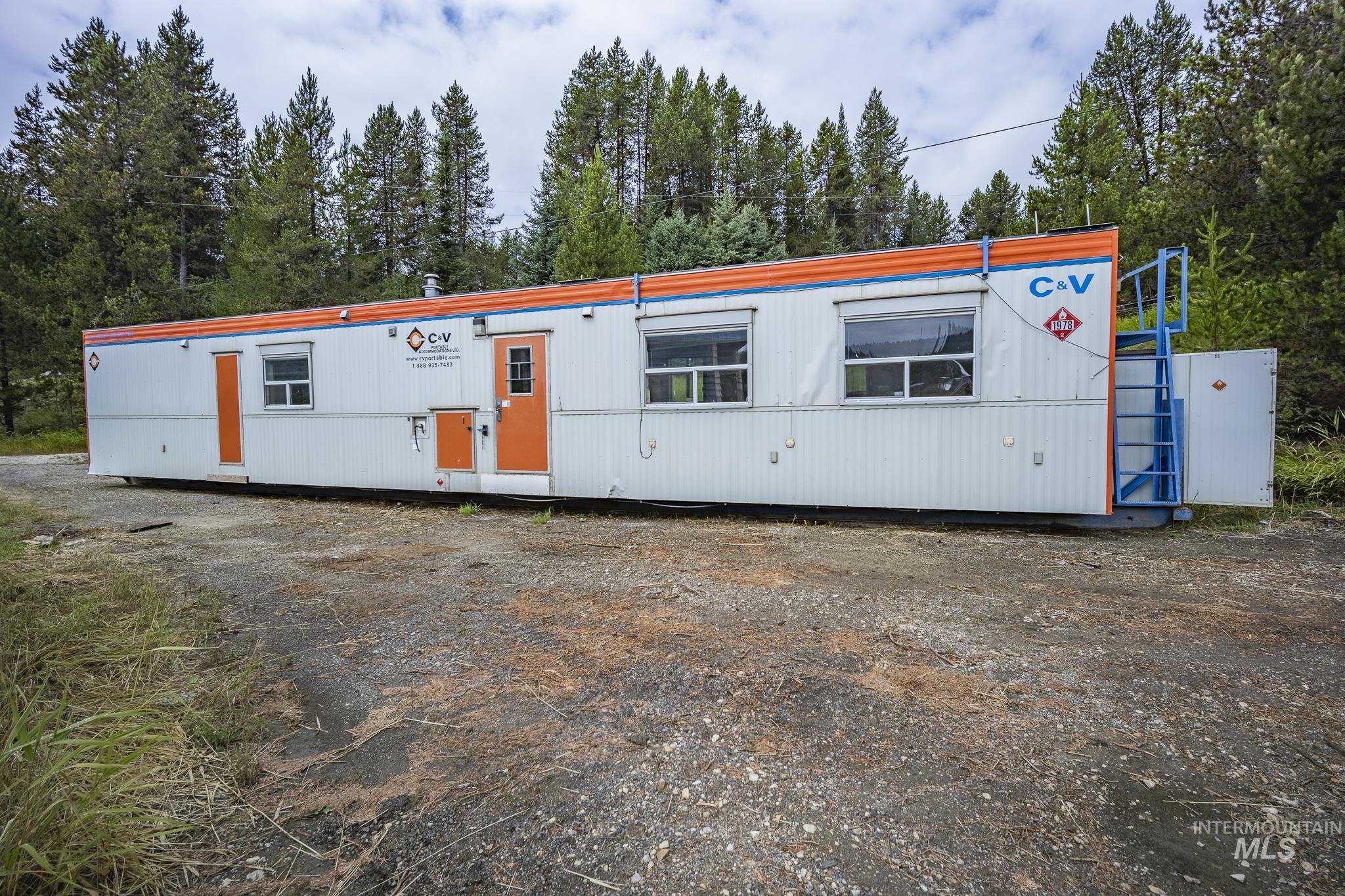 102 Cabin Rd