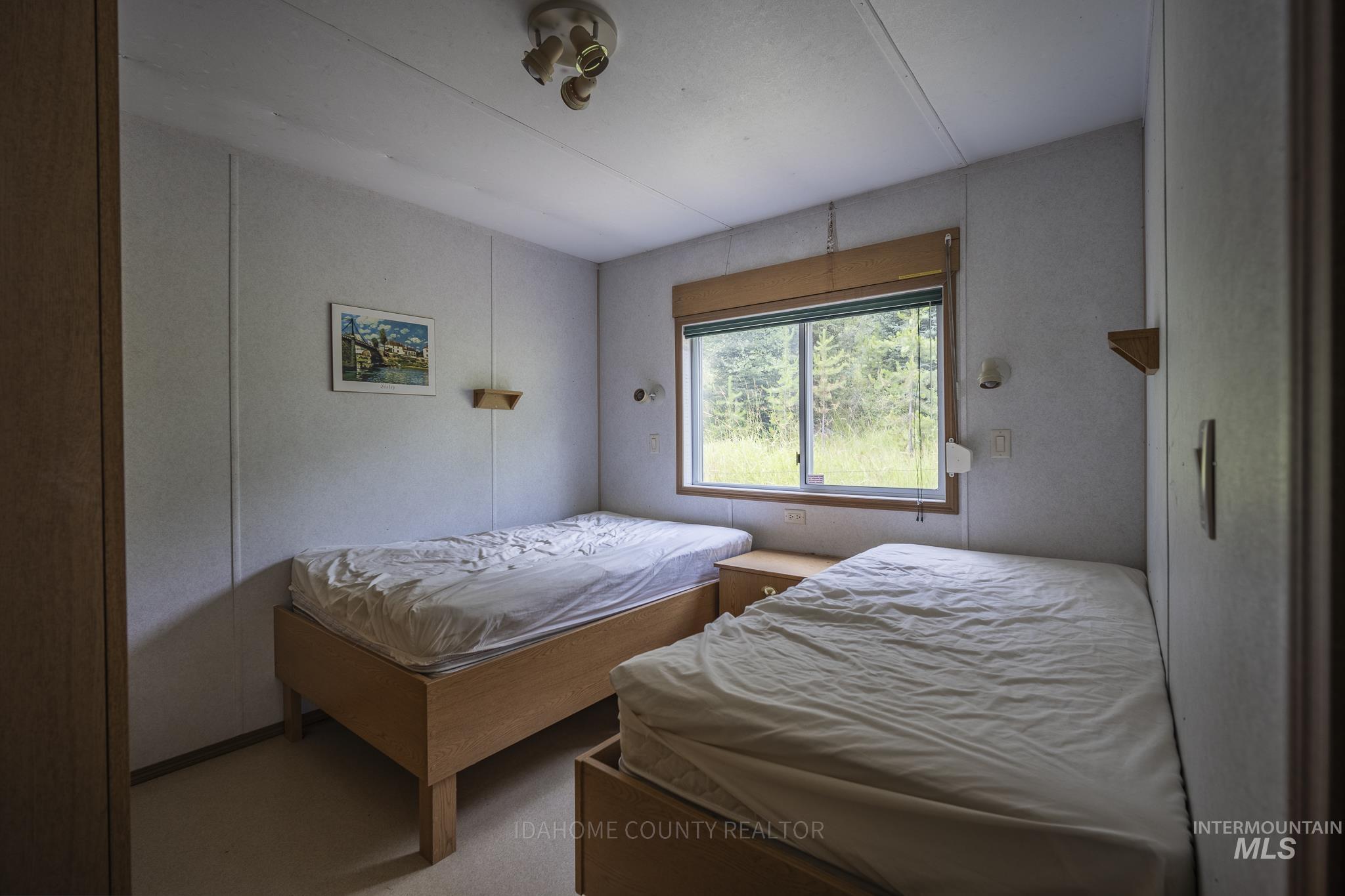 102 Cabin Rd