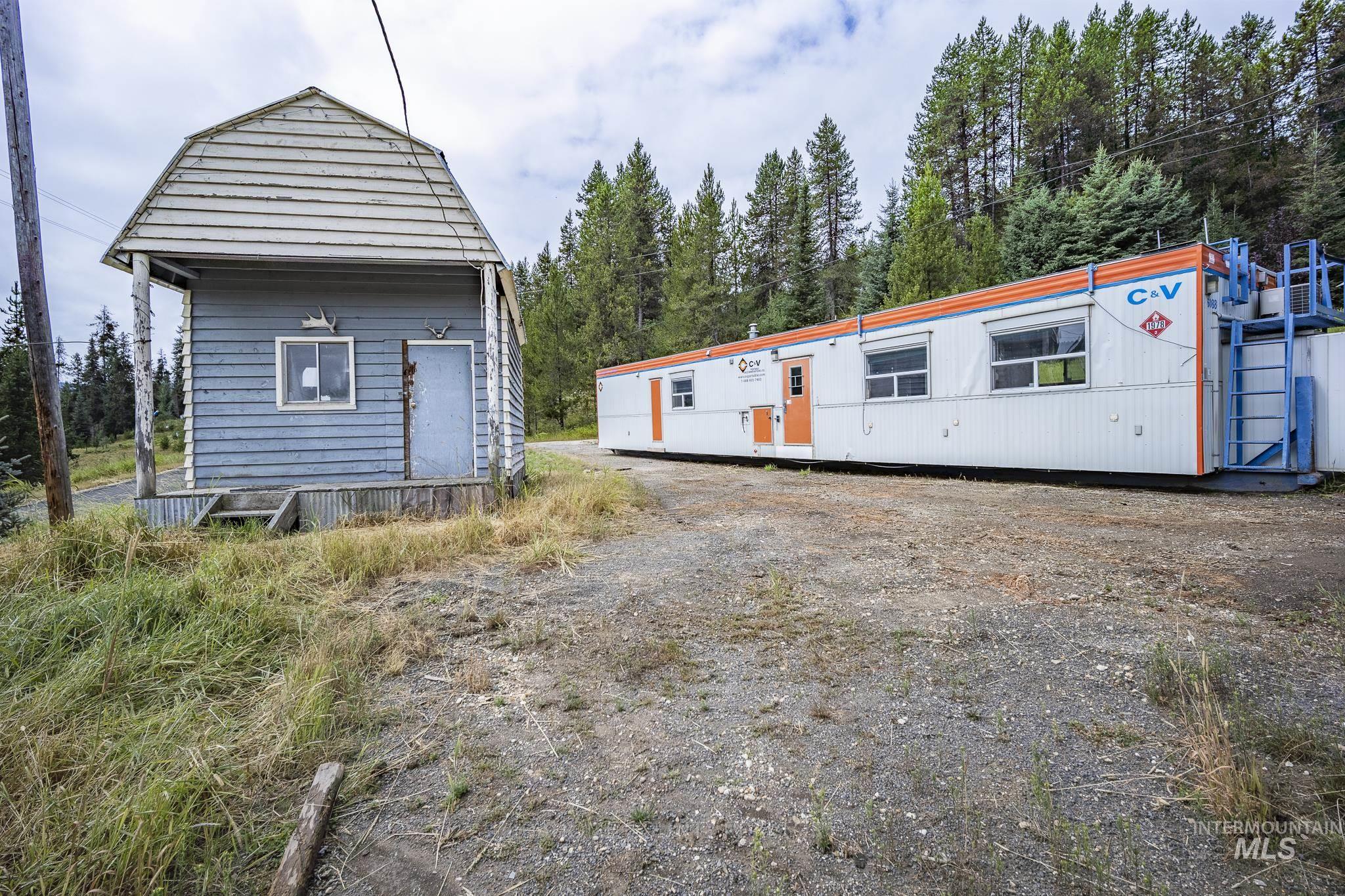 102 Cabin Rd