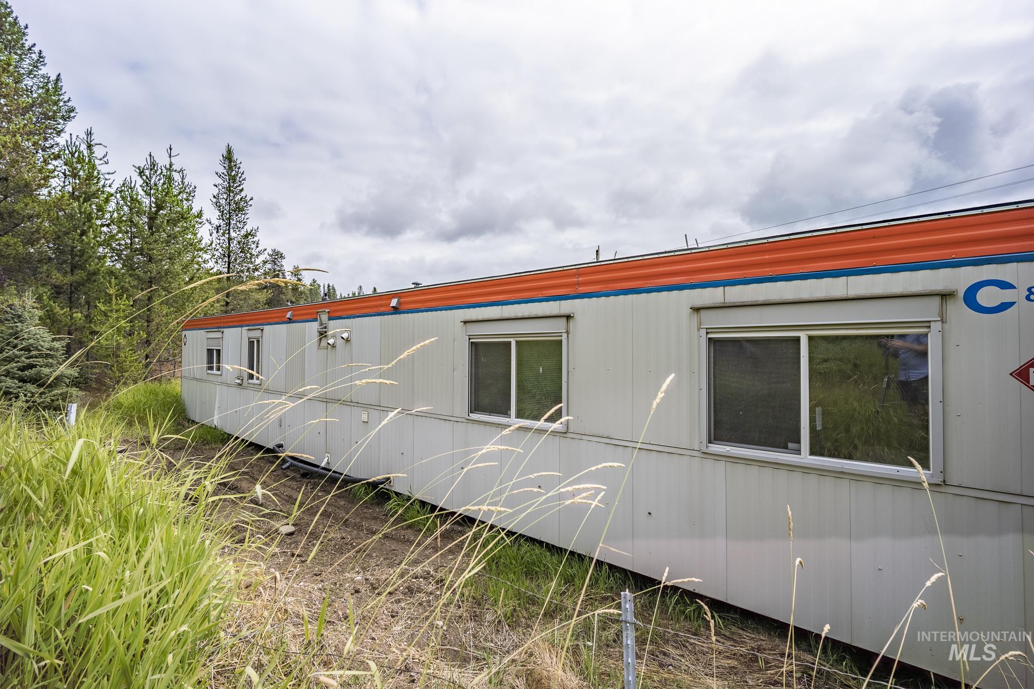 102 Cabin Rd