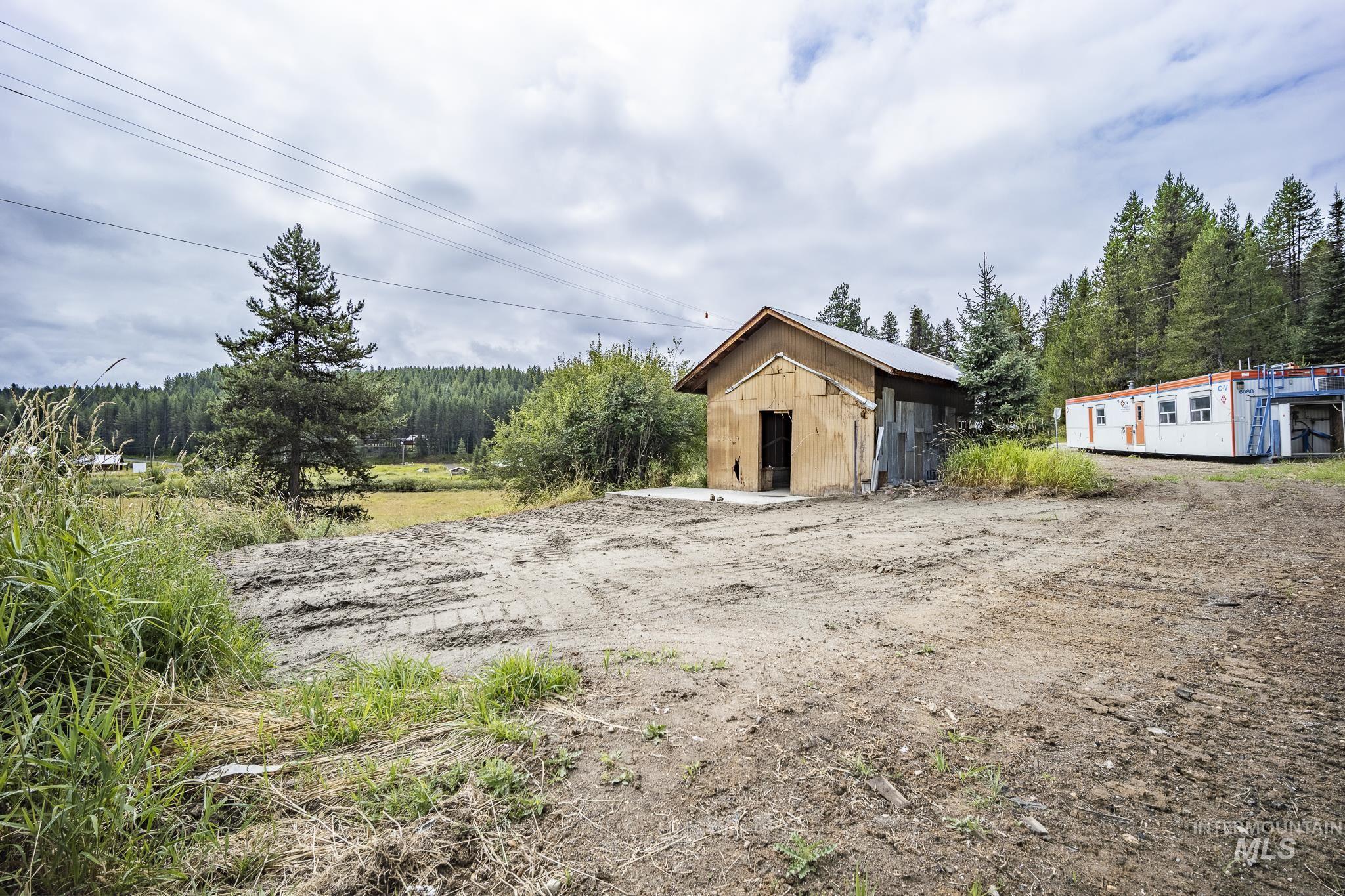102 Cabin Rd
