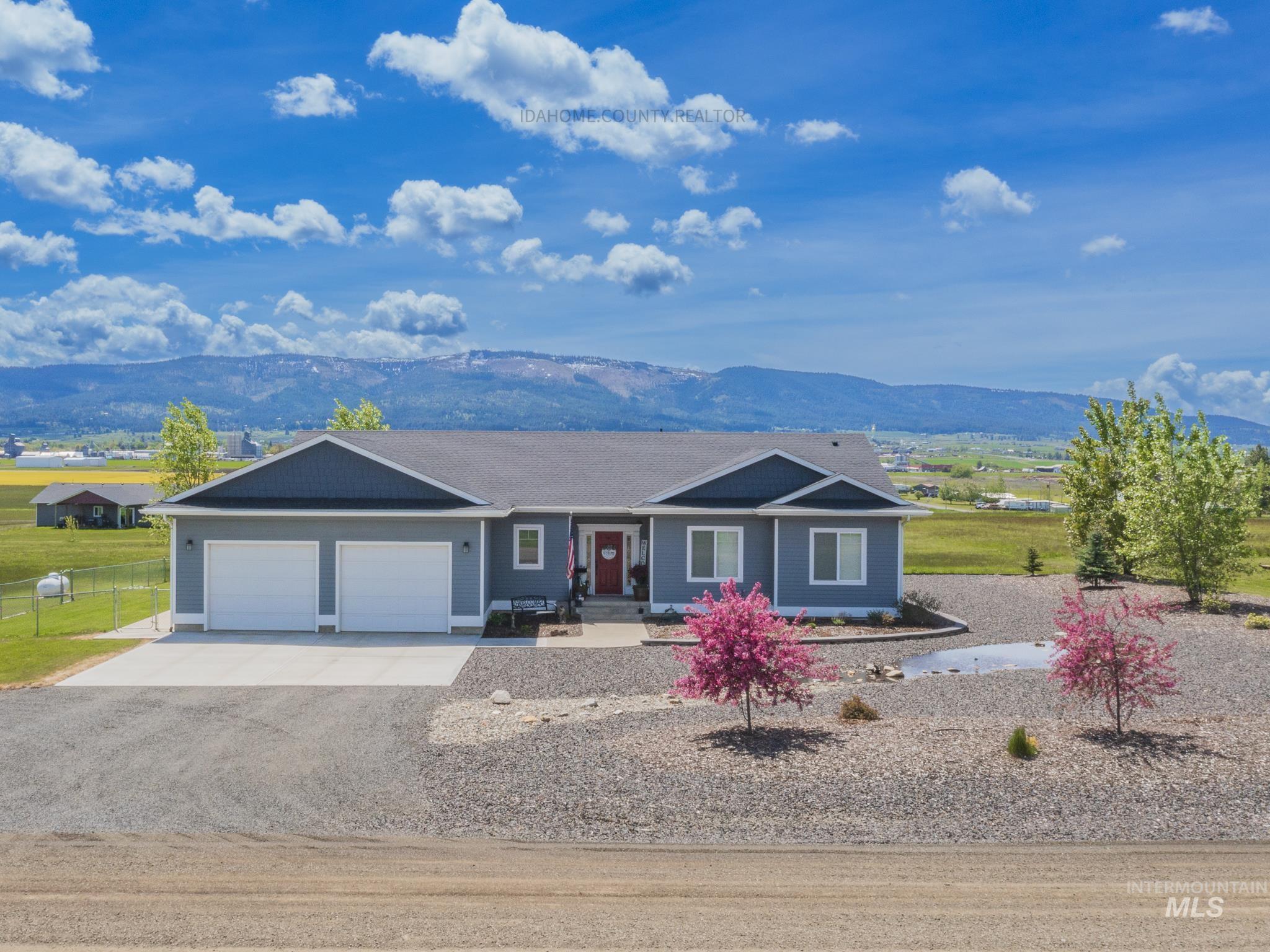 243 Meadow Grass Loop