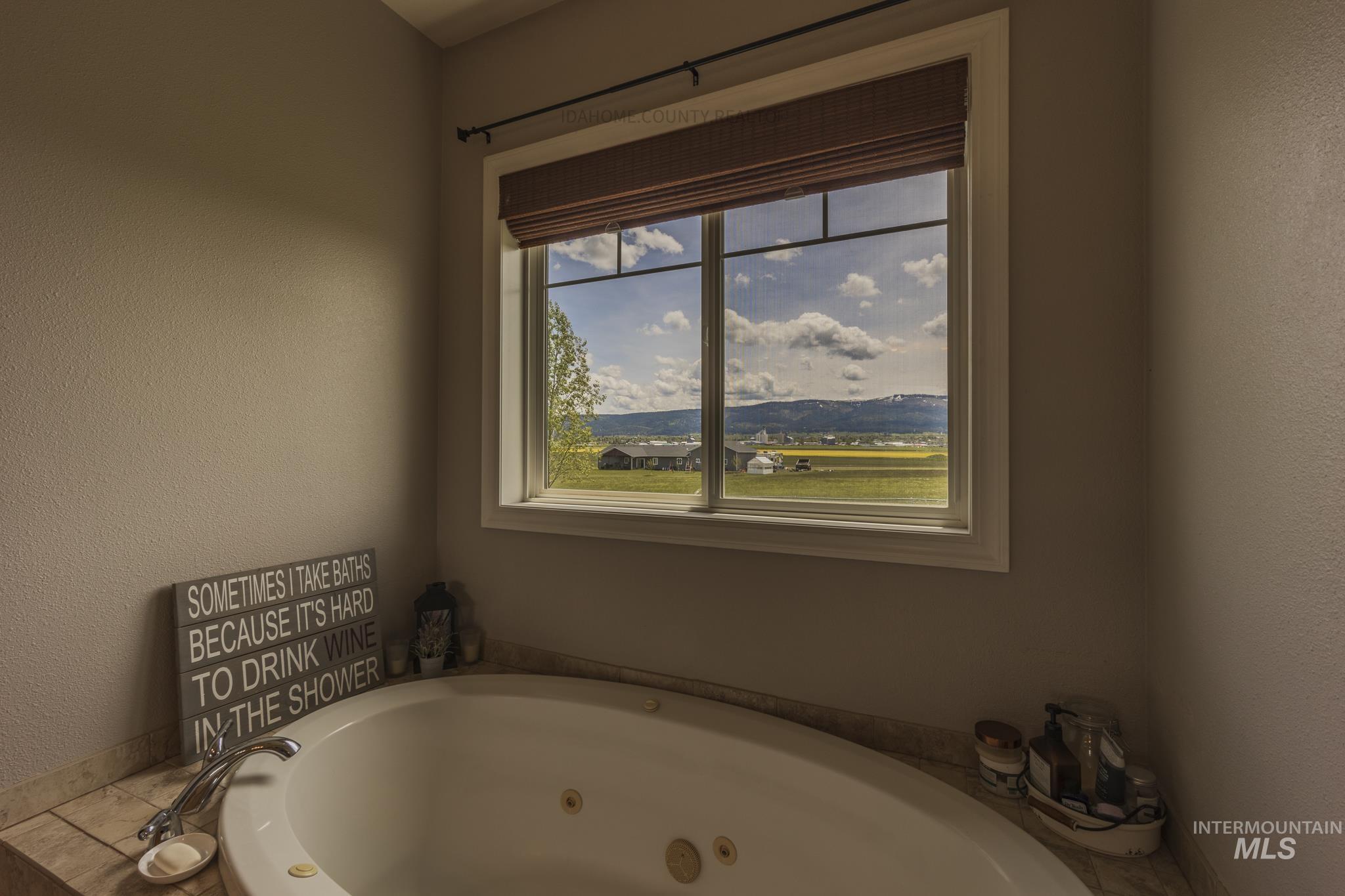 243 Meadow Grass Loop
