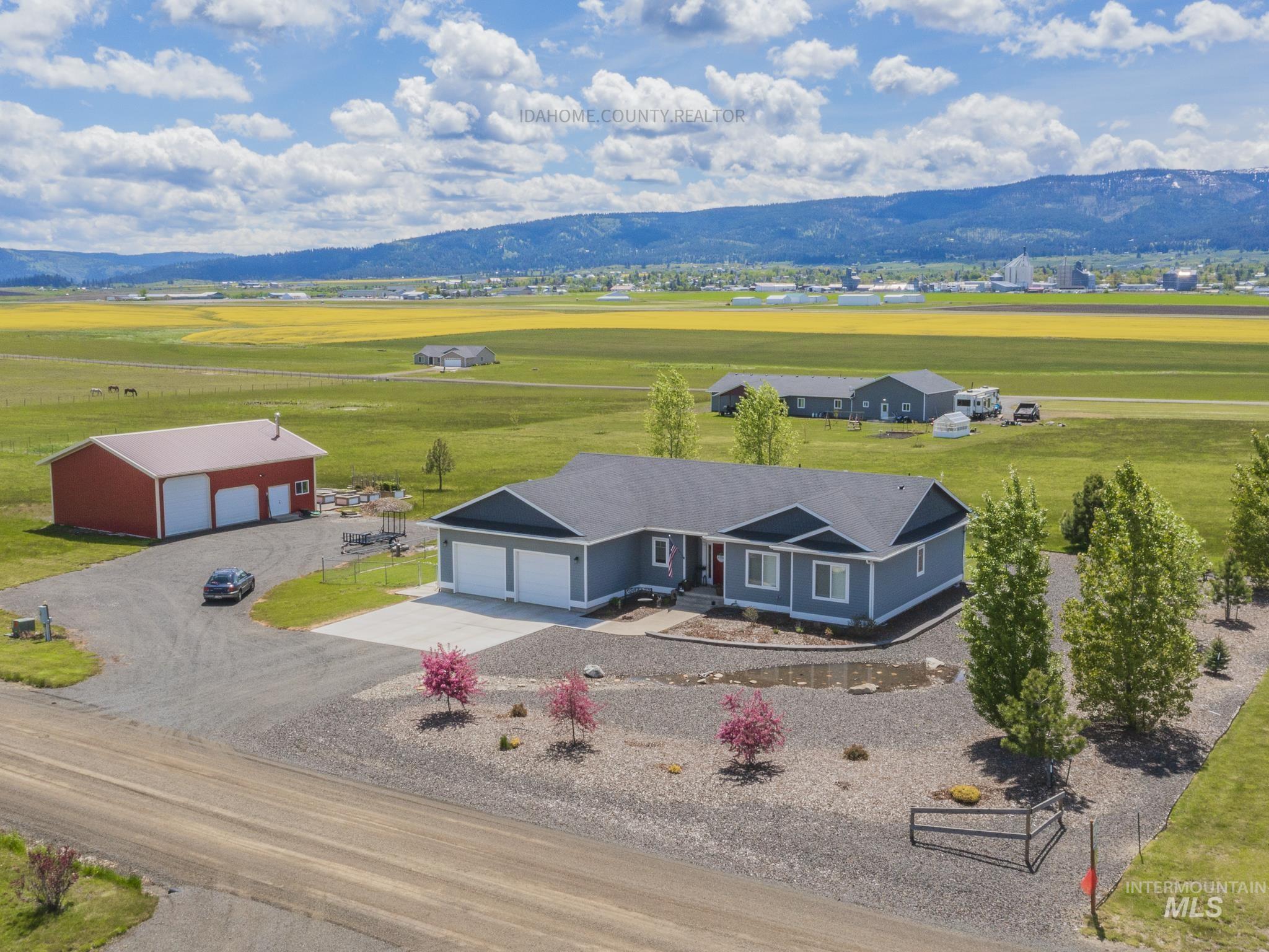 243 Meadow Grass Loop