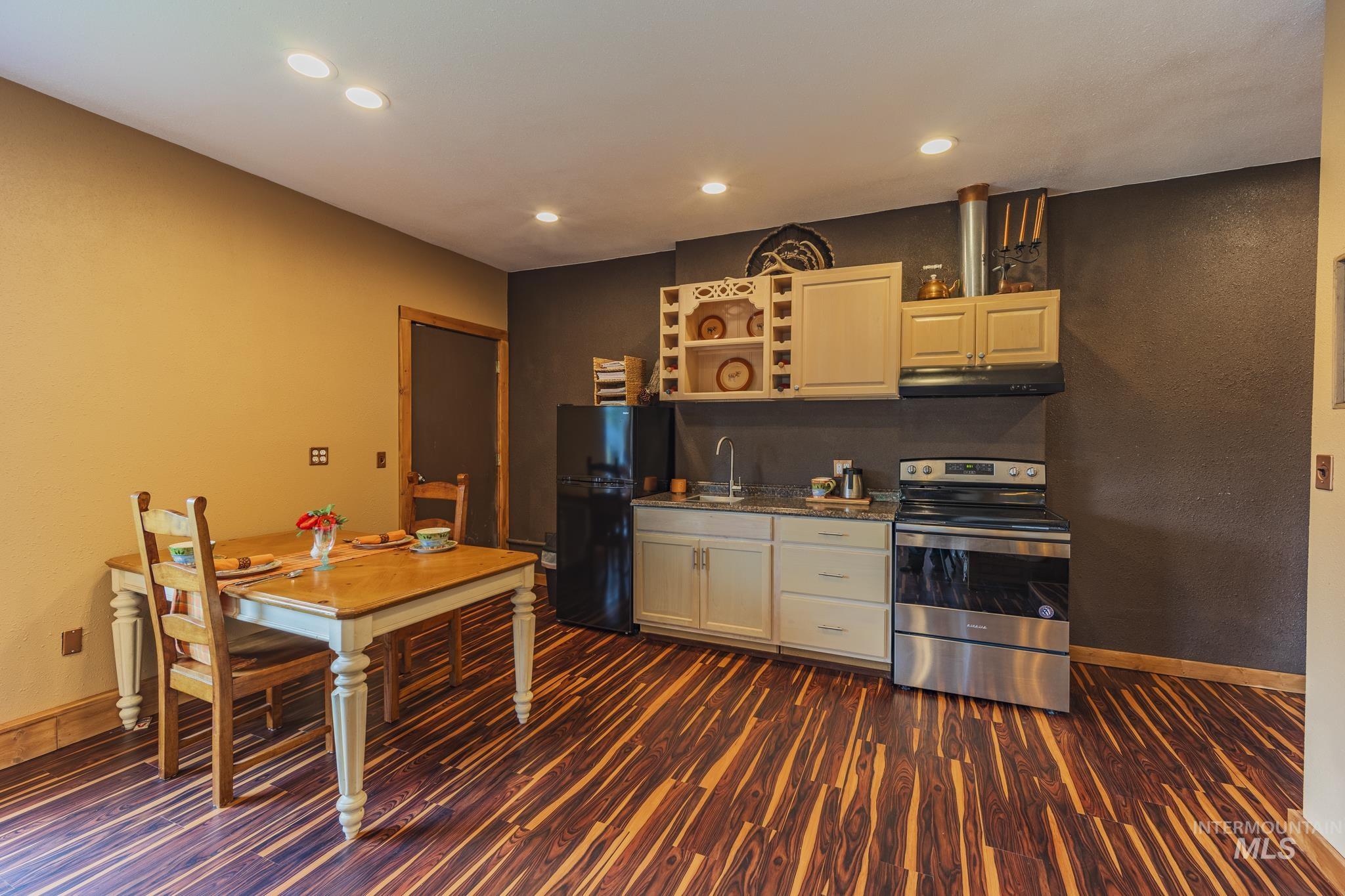 4 Deerwood Drive