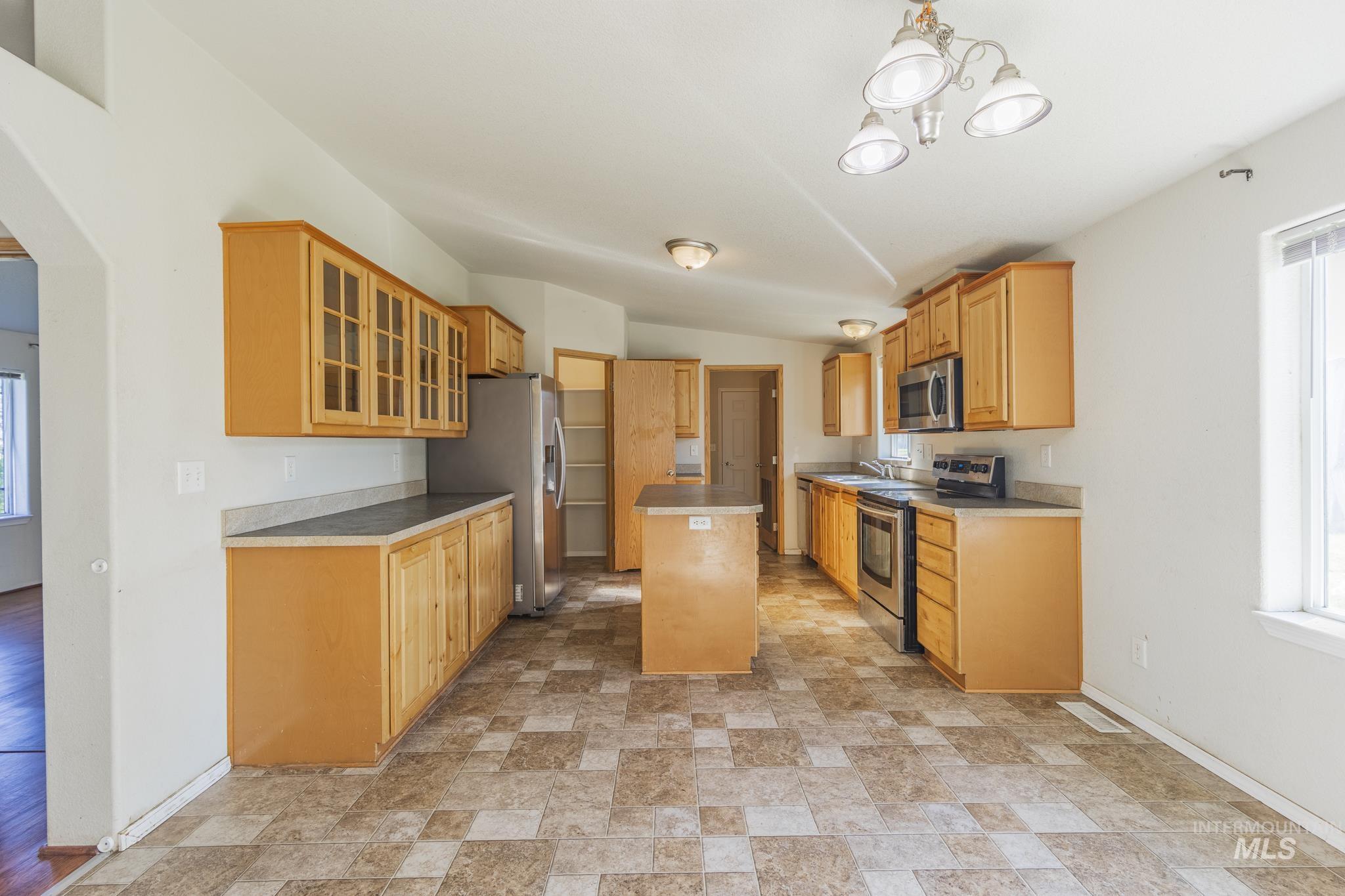 246 and 276 Shearer St