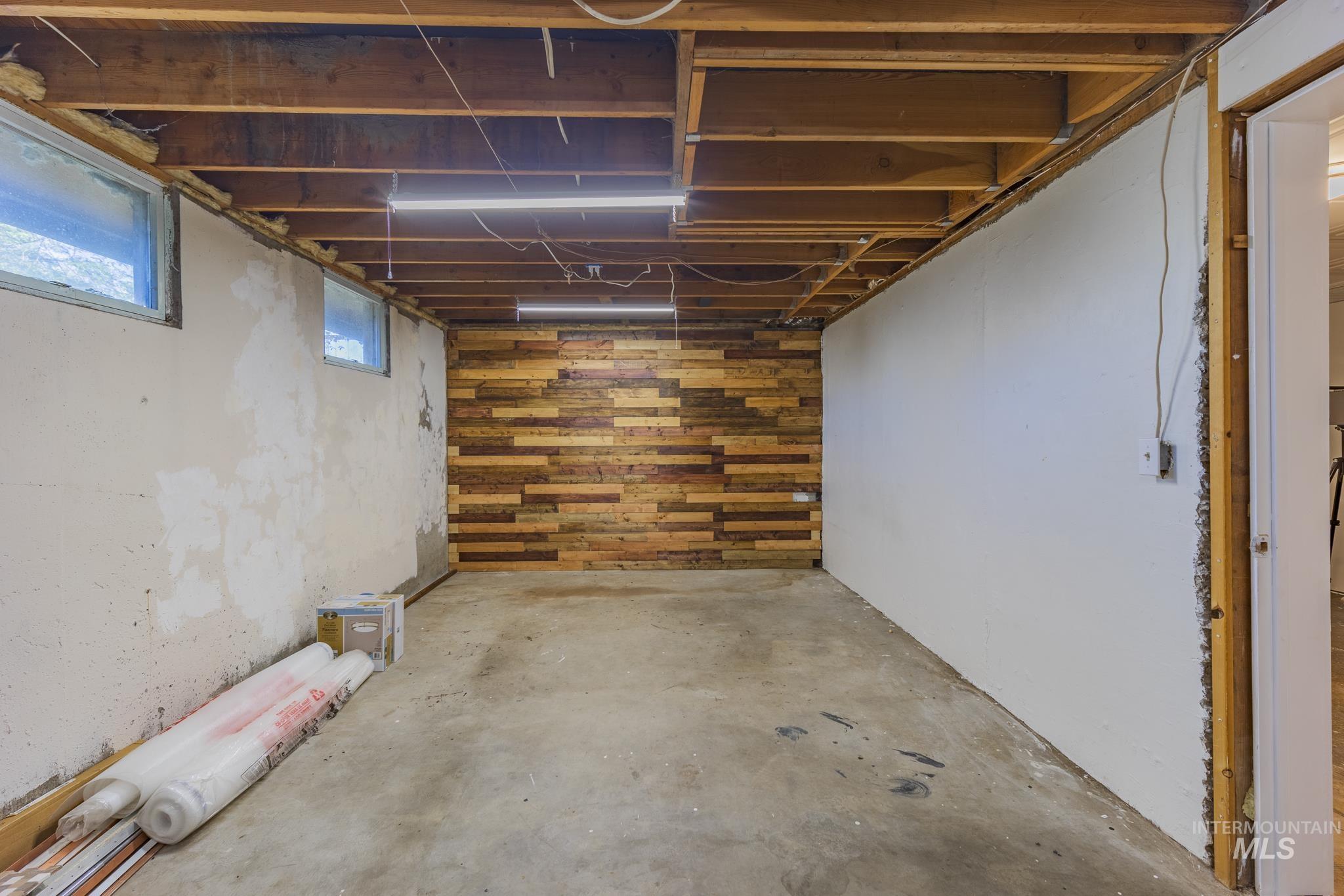 733 Maple Street