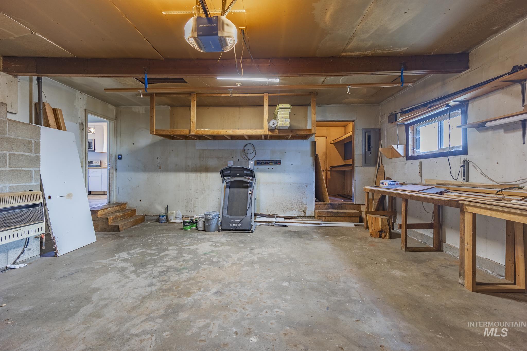 733 Maple Street