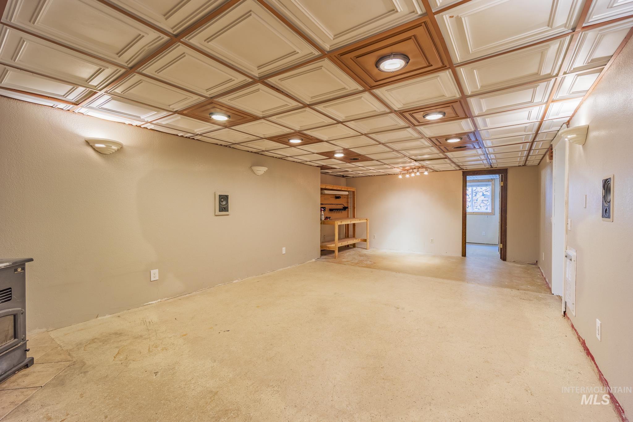 733 Maple Street