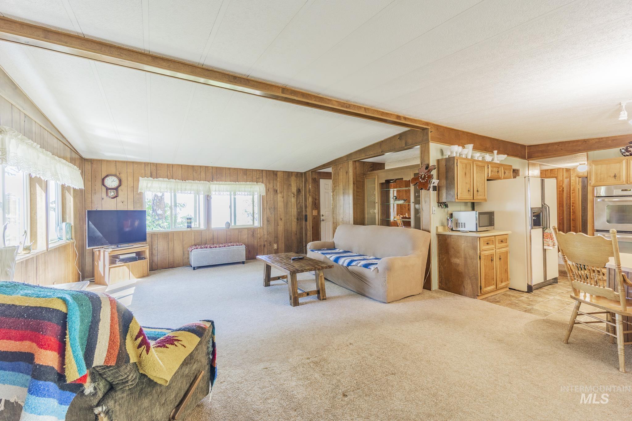 40740 Bobcat Ln