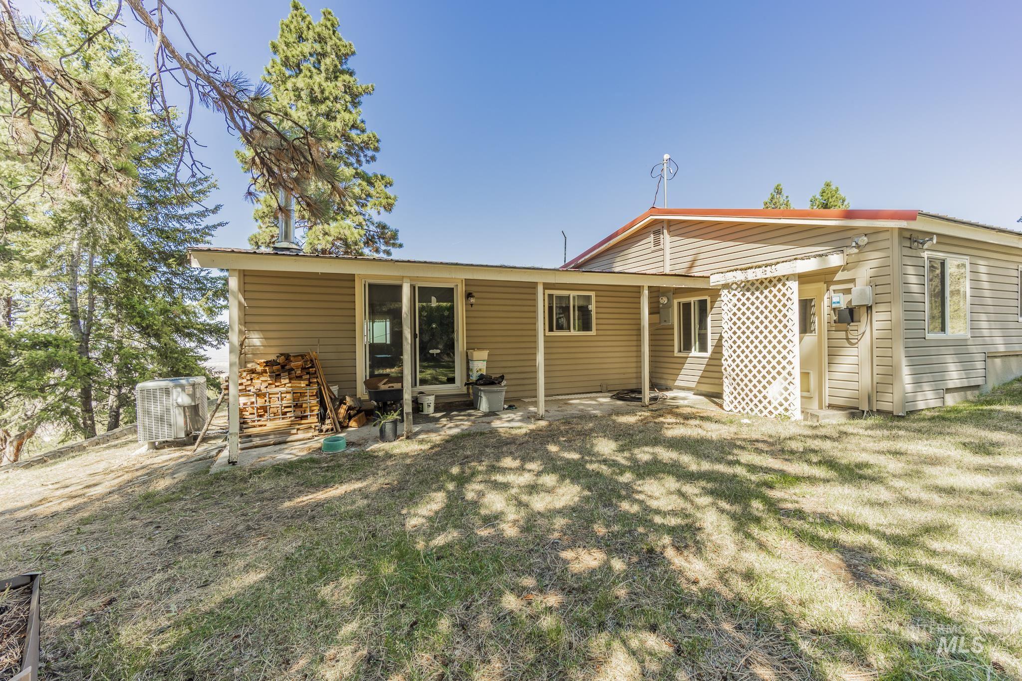 40740 Bobcat Ln