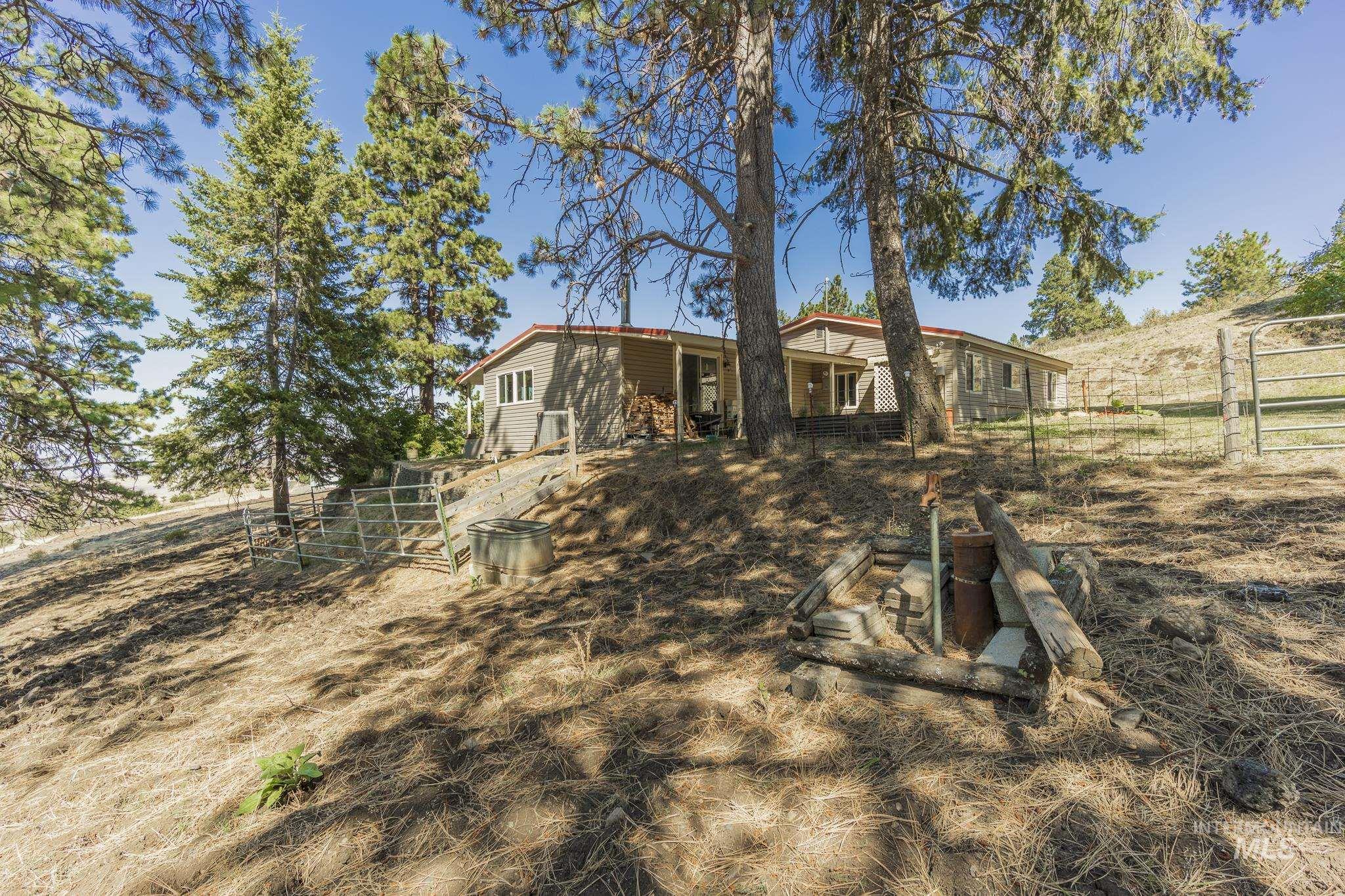 40740 Bobcat Ln