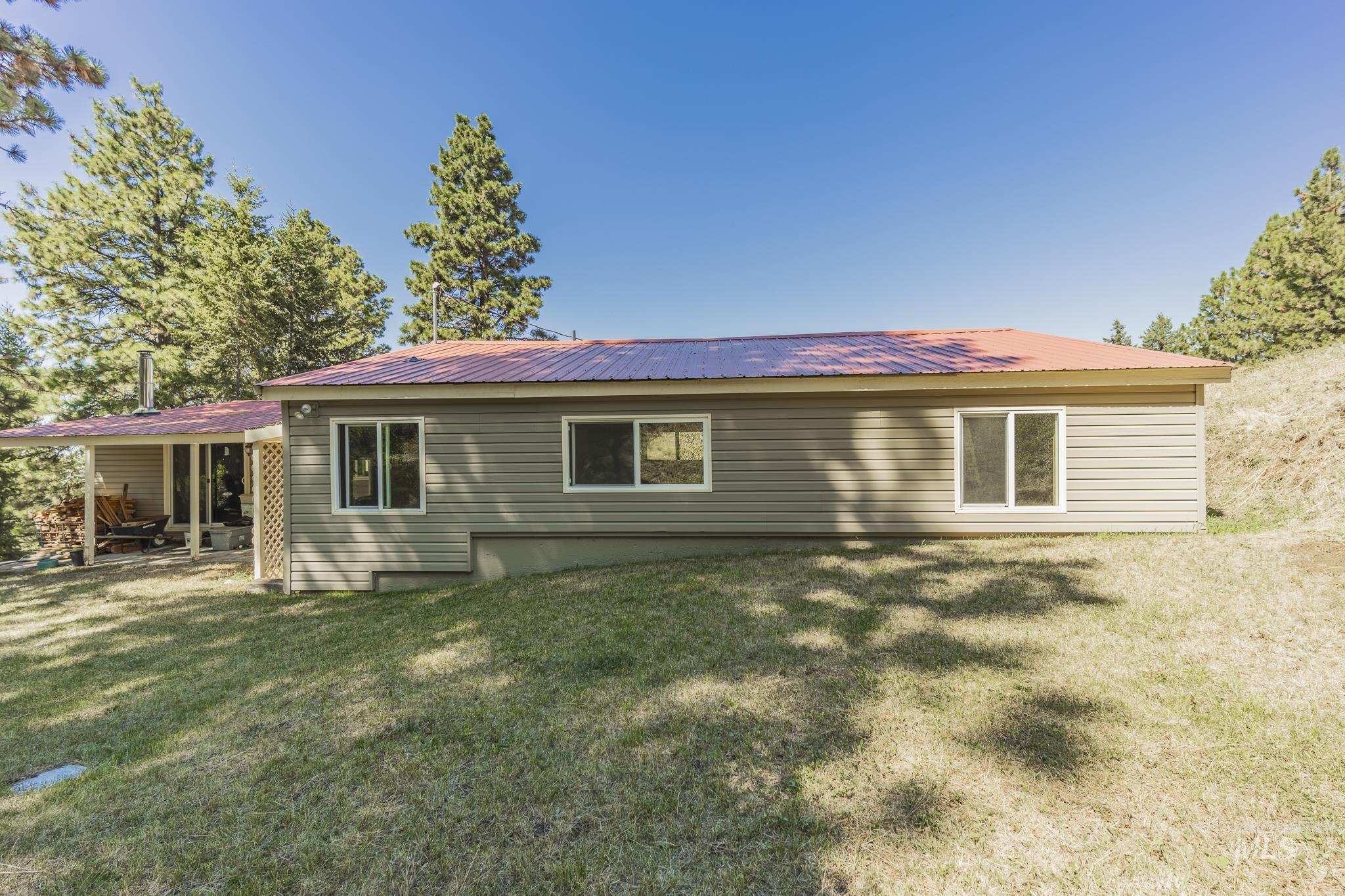 40740 Bobcat Ln
