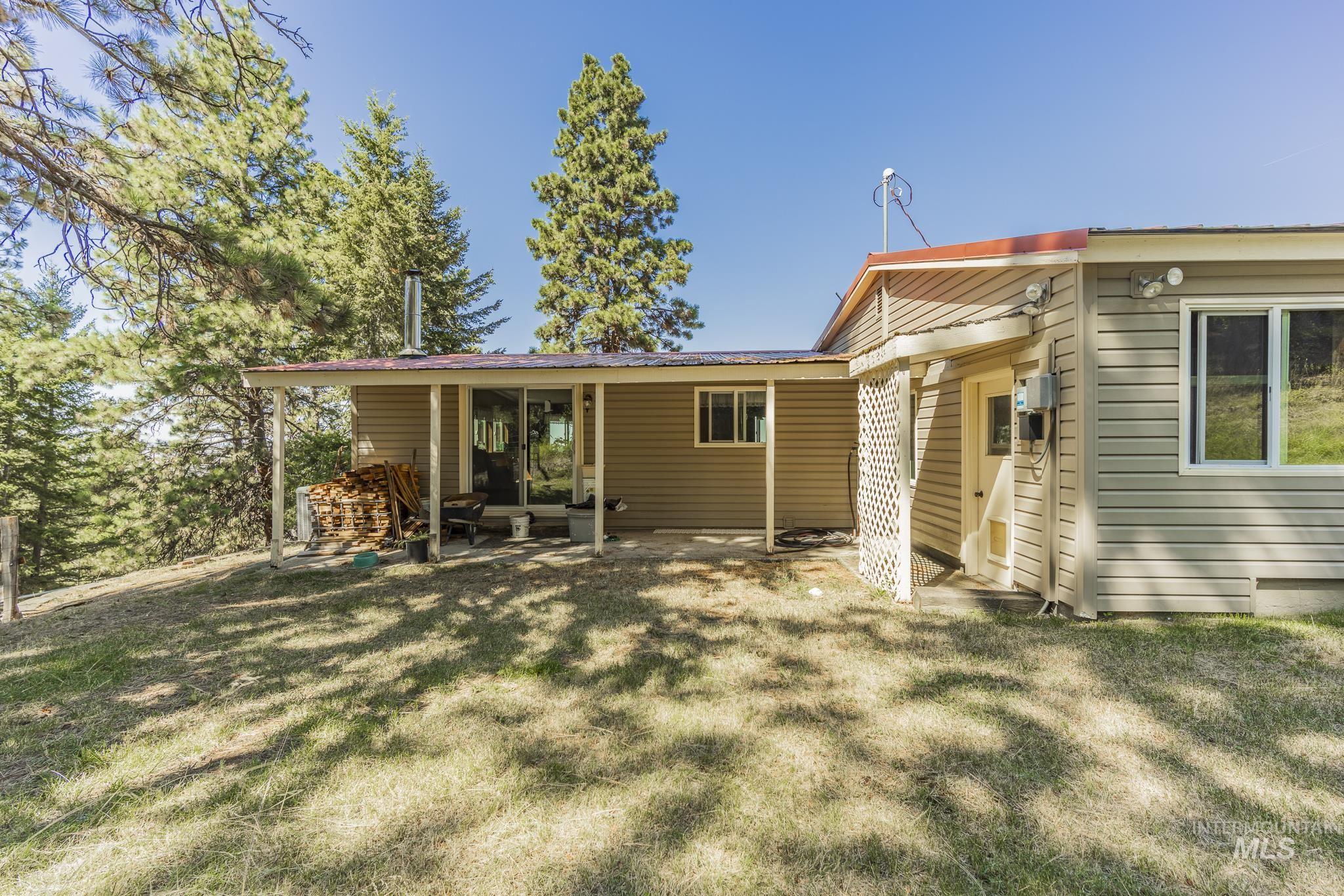 40740 Bobcat Ln