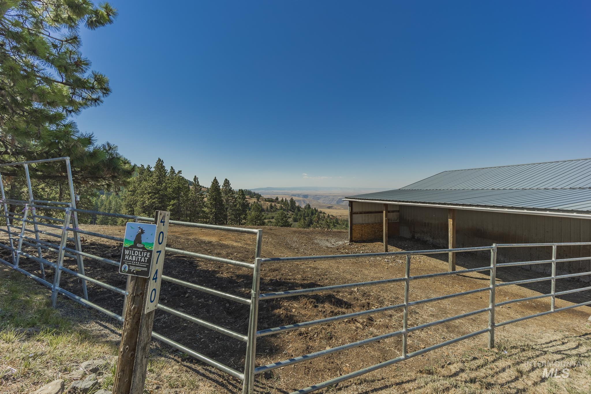 40740 Bobcat Ln