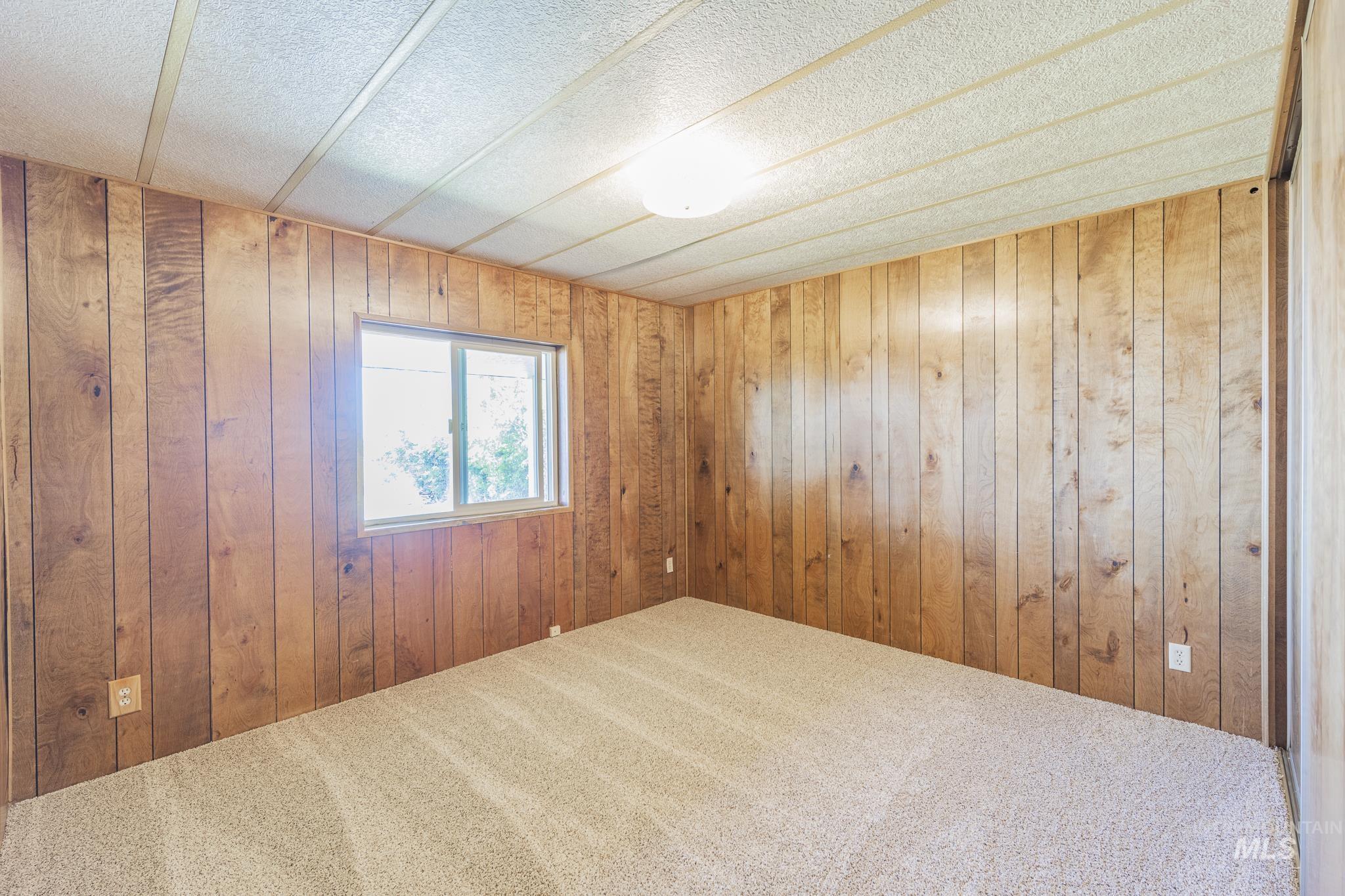 40740 Bobcat Ln
