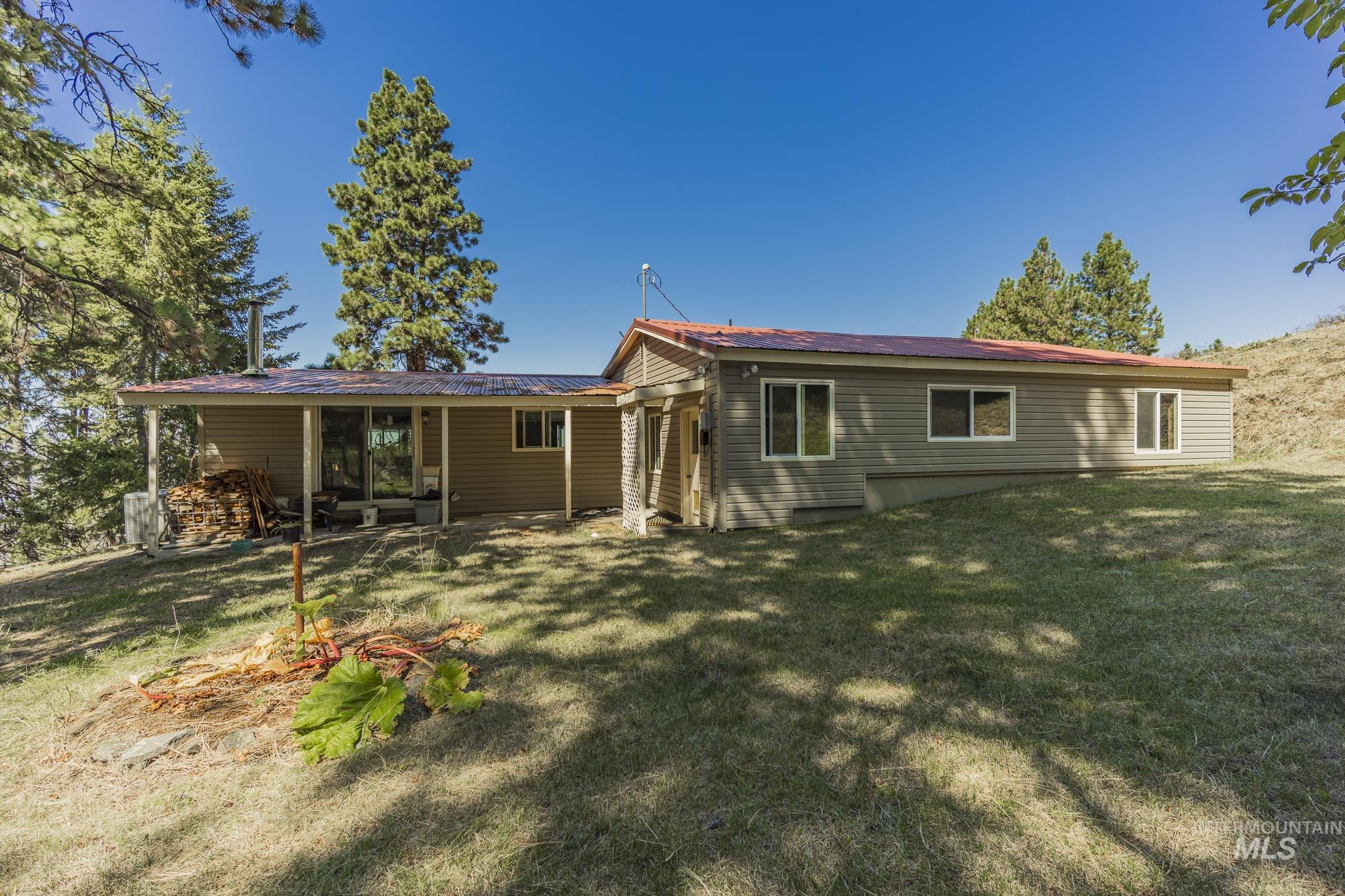 40740 Bobcat Ln