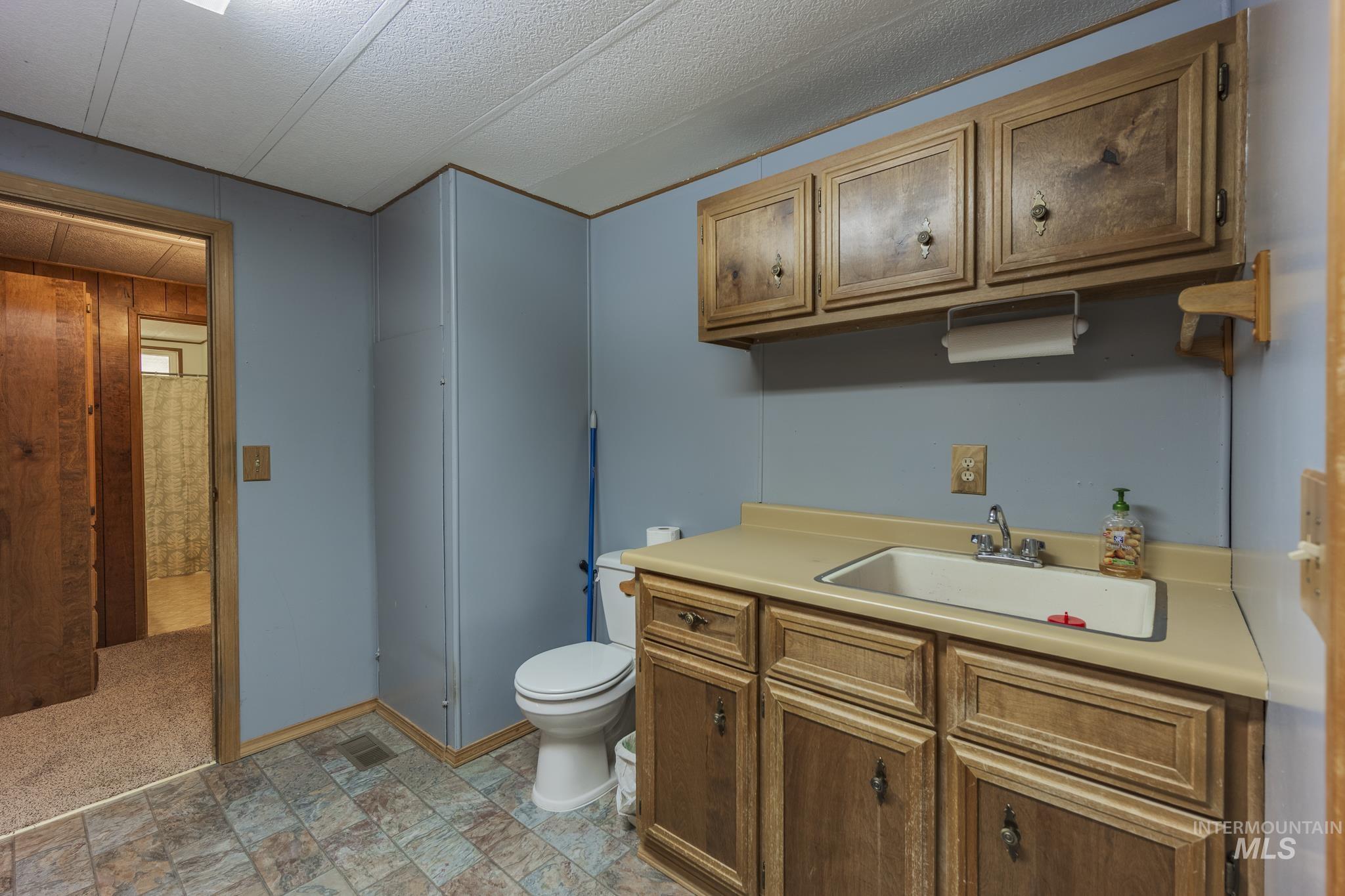 40740 Bobcat Ln