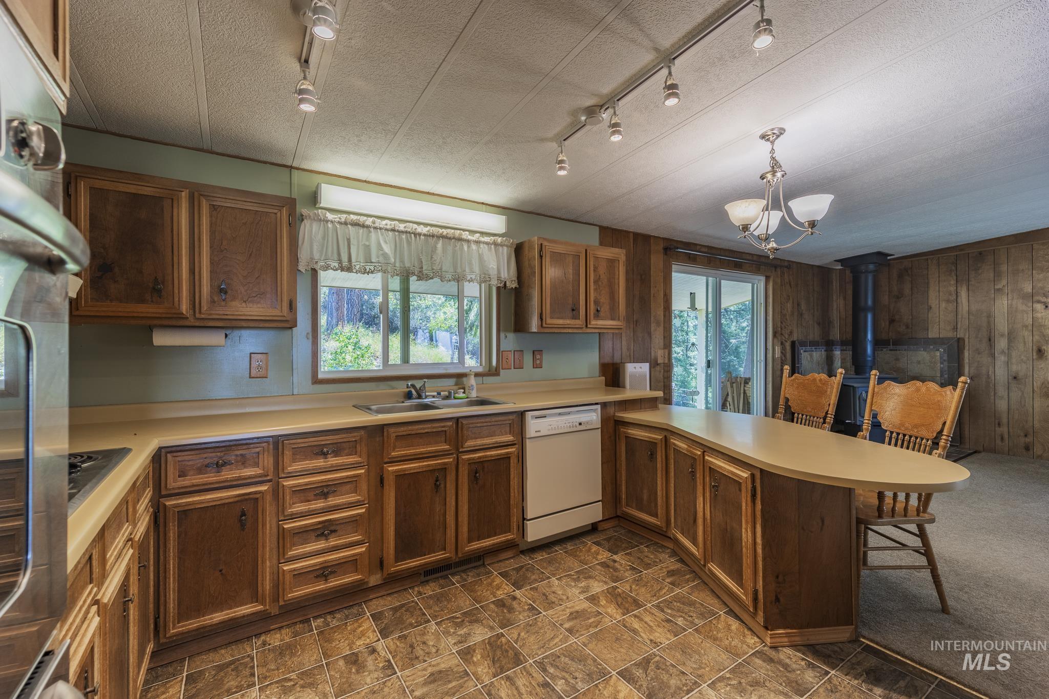 40740 Bobcat Ln