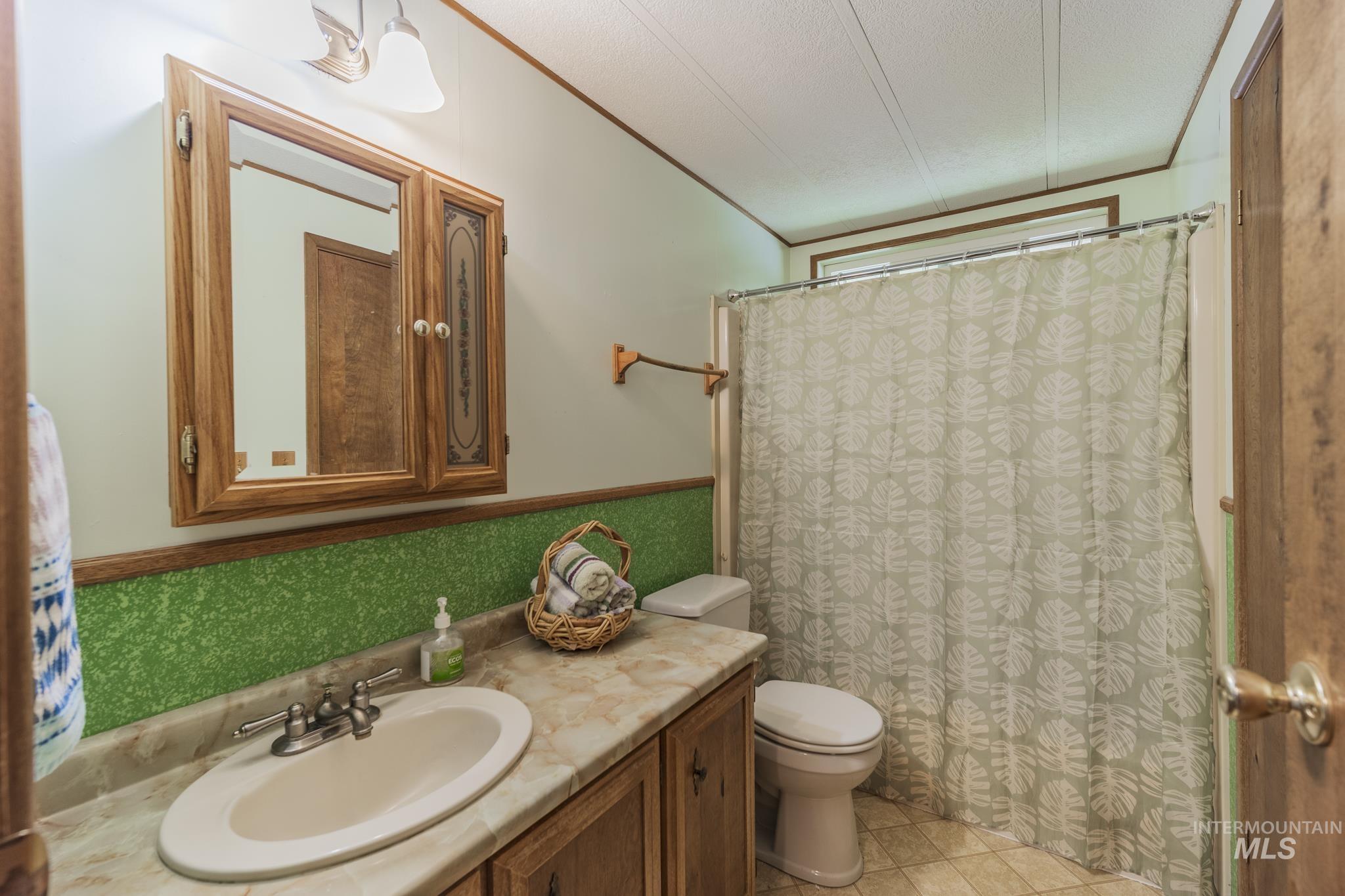 40740 Bobcat Ln