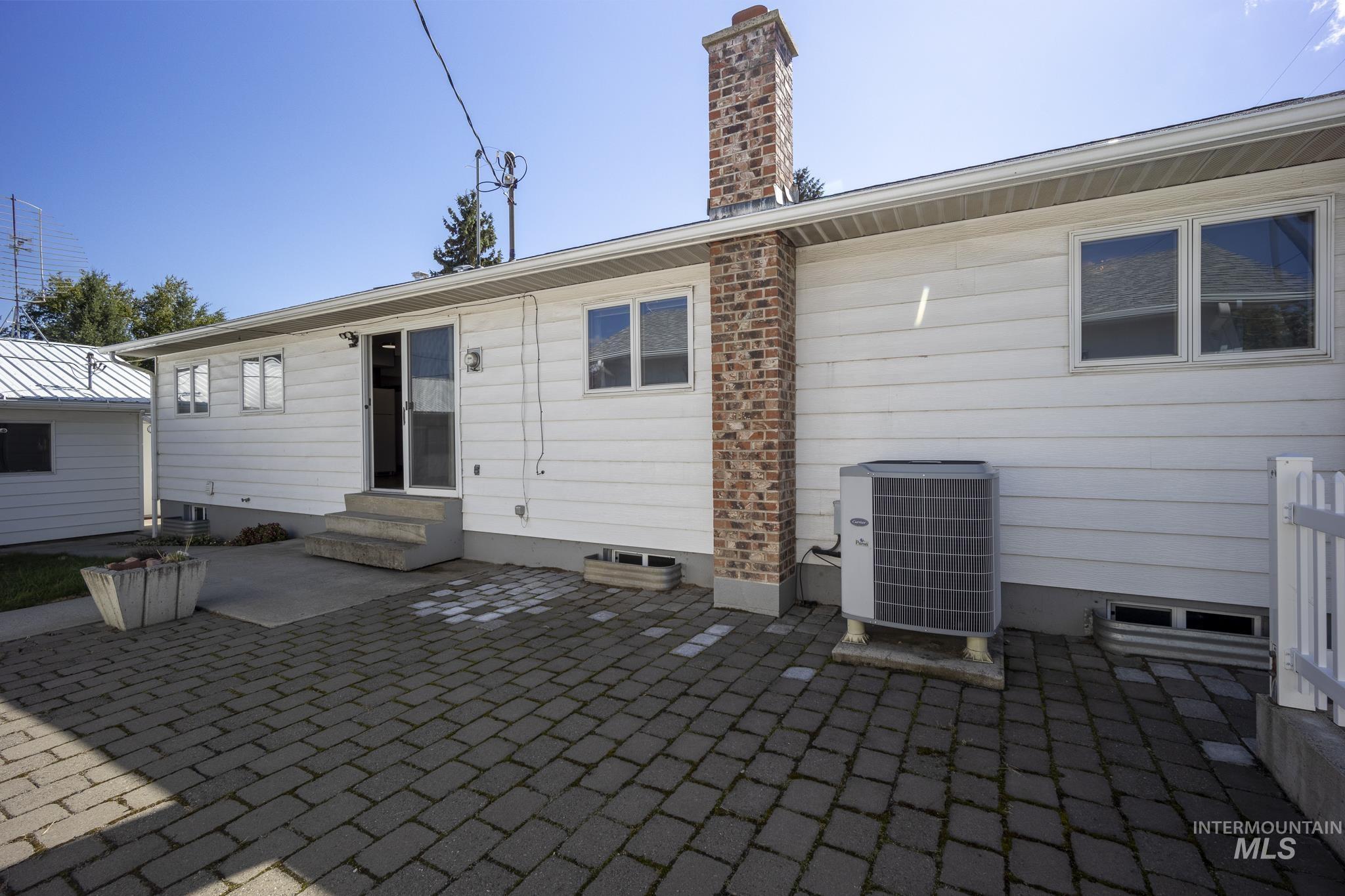 512 Hogan Street
