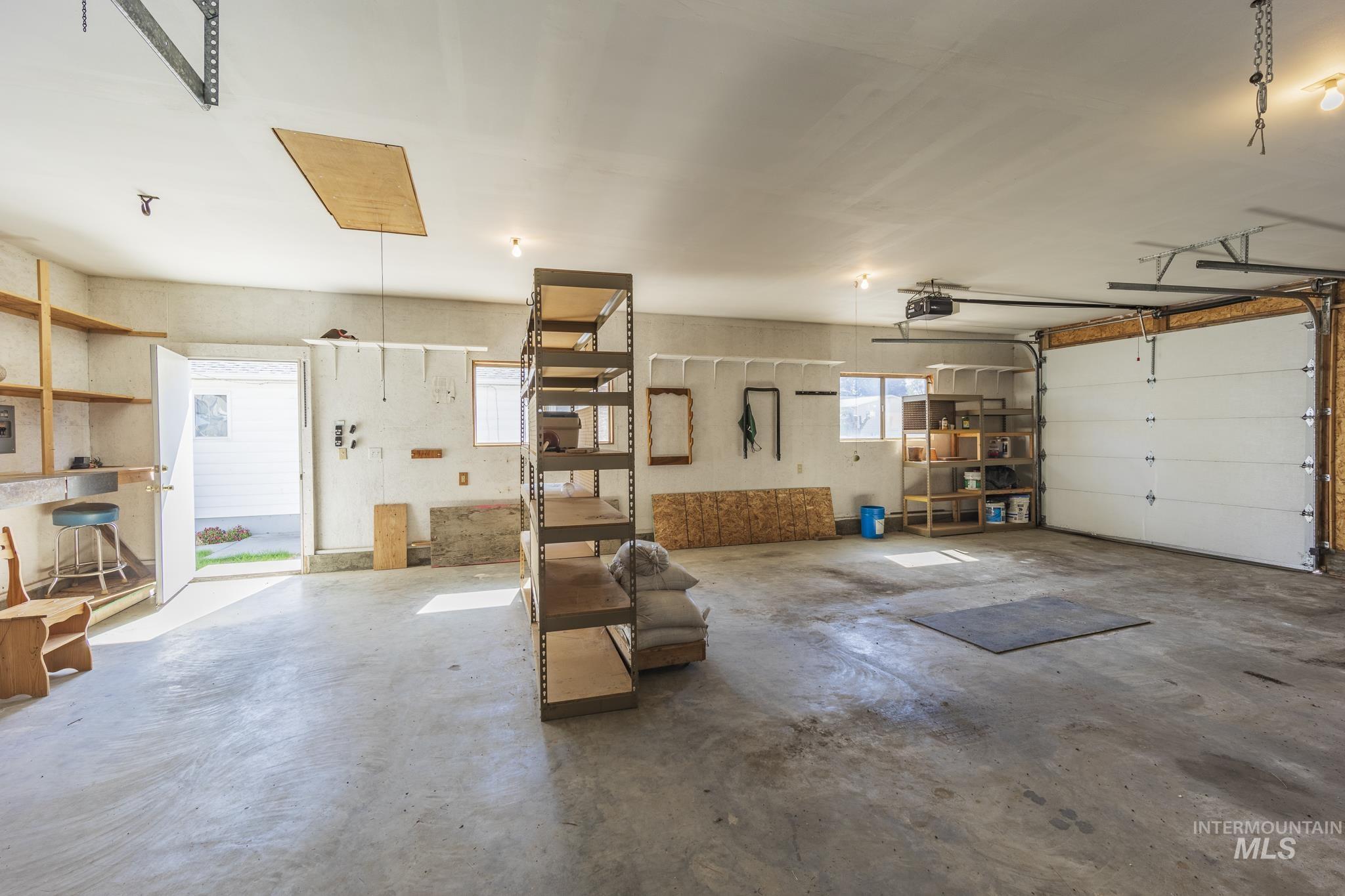 512 Hogan Street