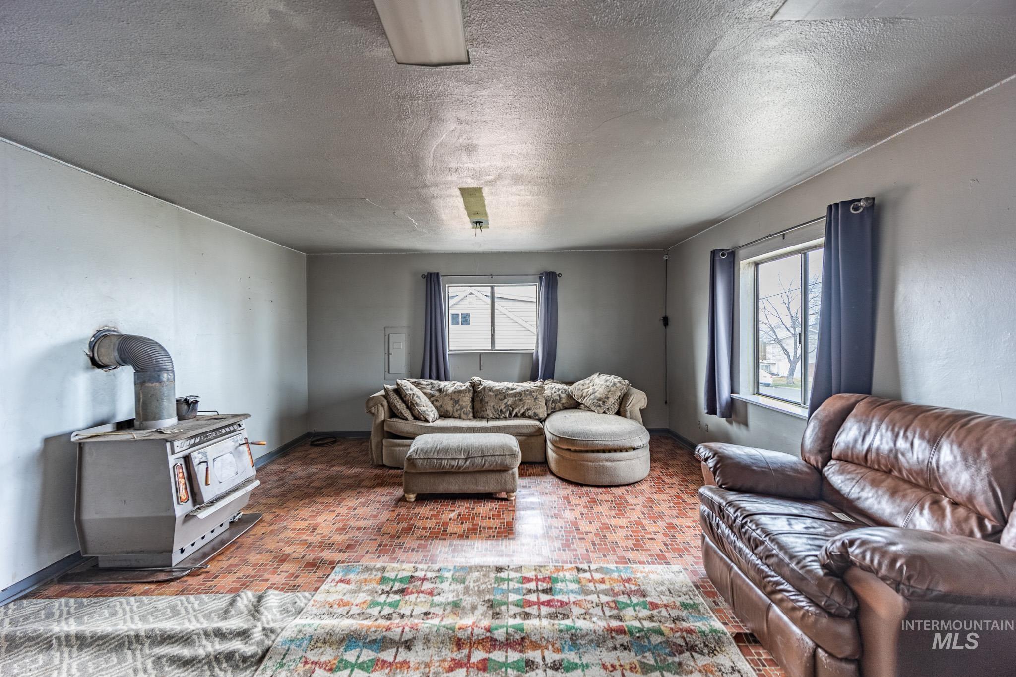 134 E South 7th