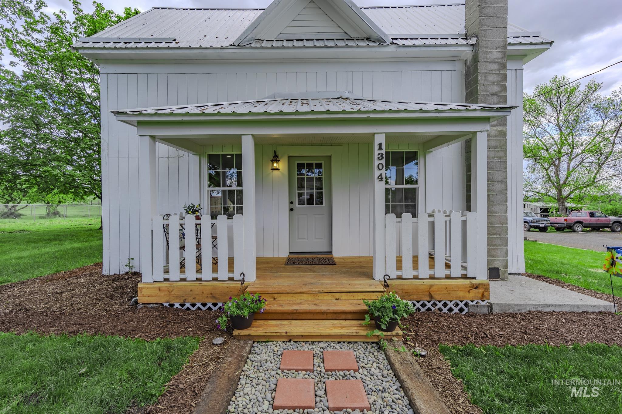 1304 Scott Street