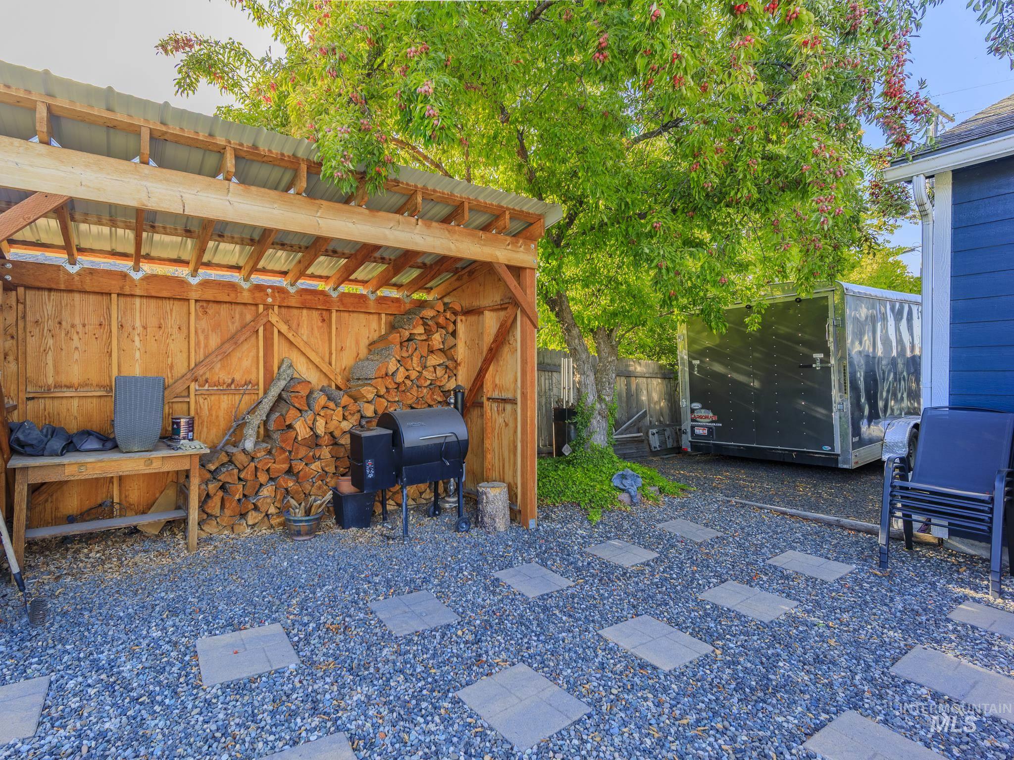 822 Lincoln Avenue