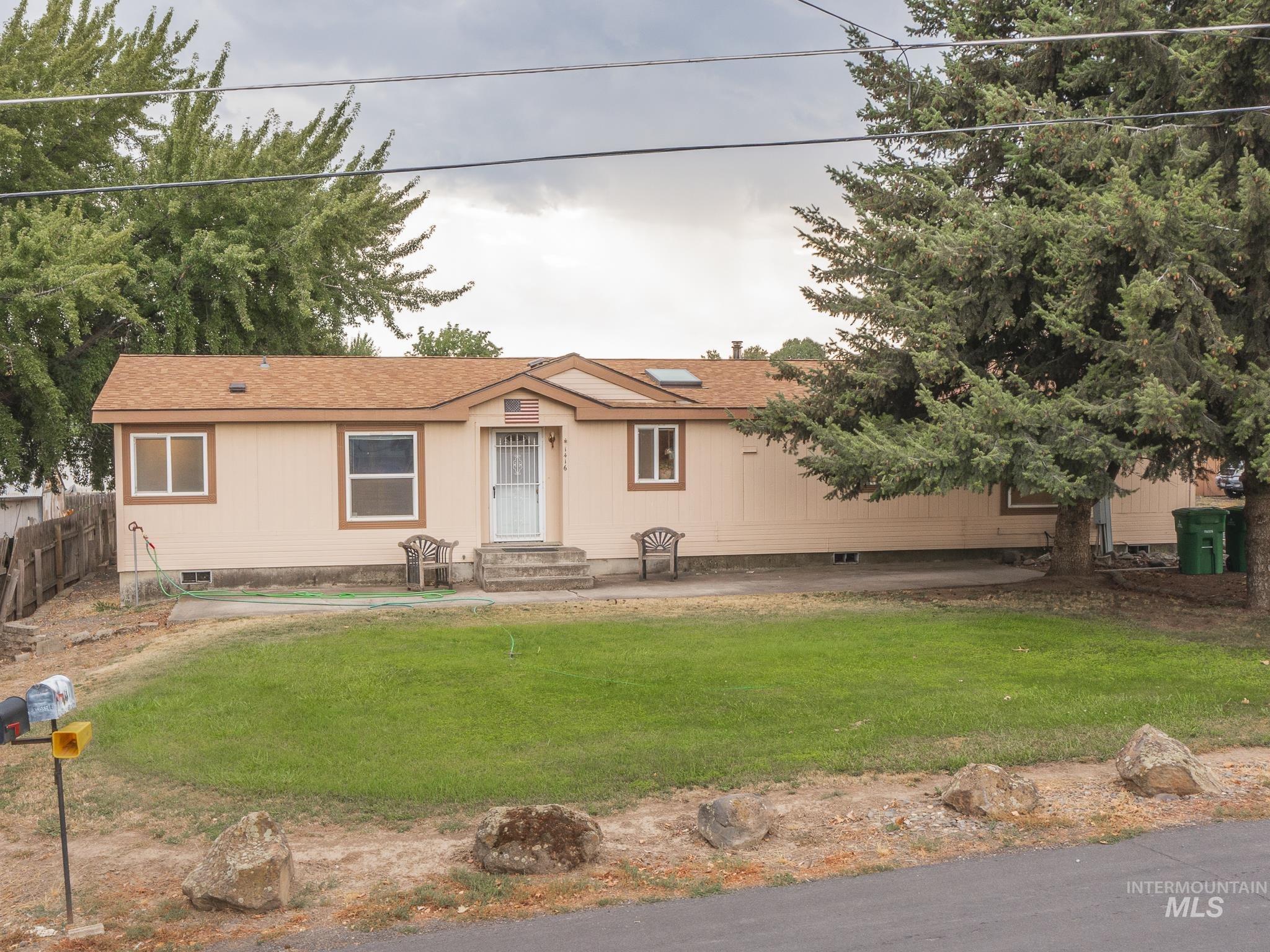 1416 Cedar Ave.