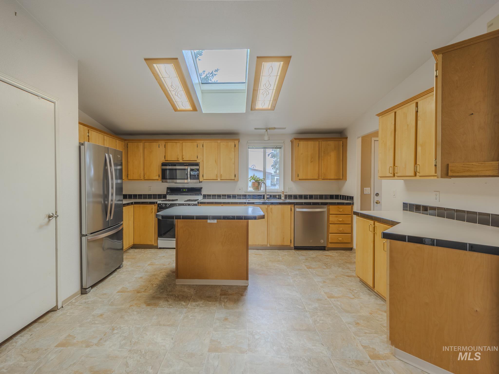 1416 Cedar Ave.