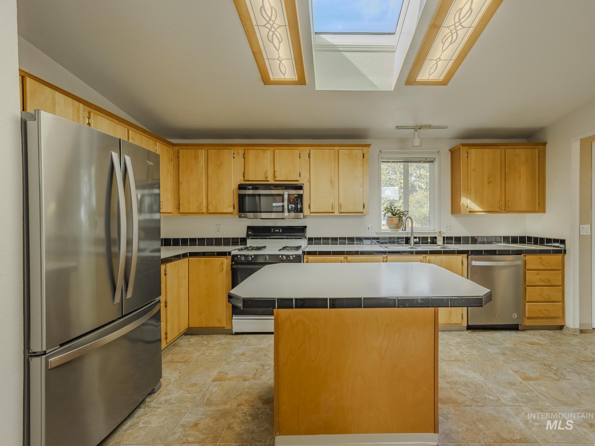 1416 Cedar Ave.