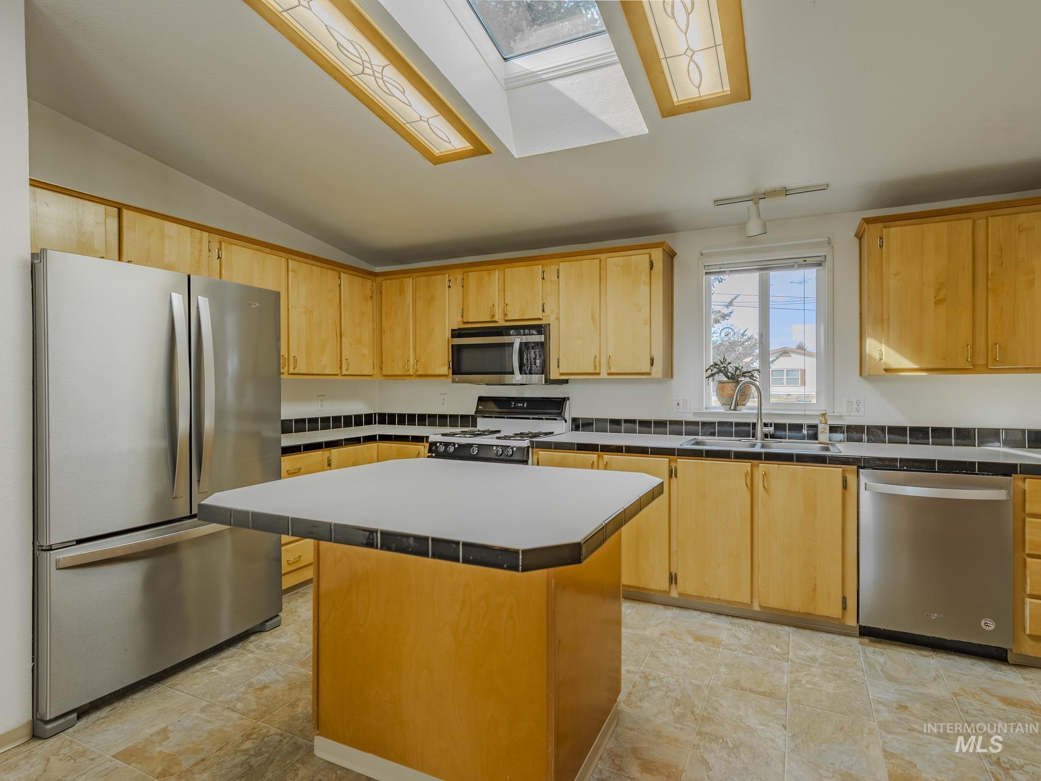 1416 Cedar Ave.