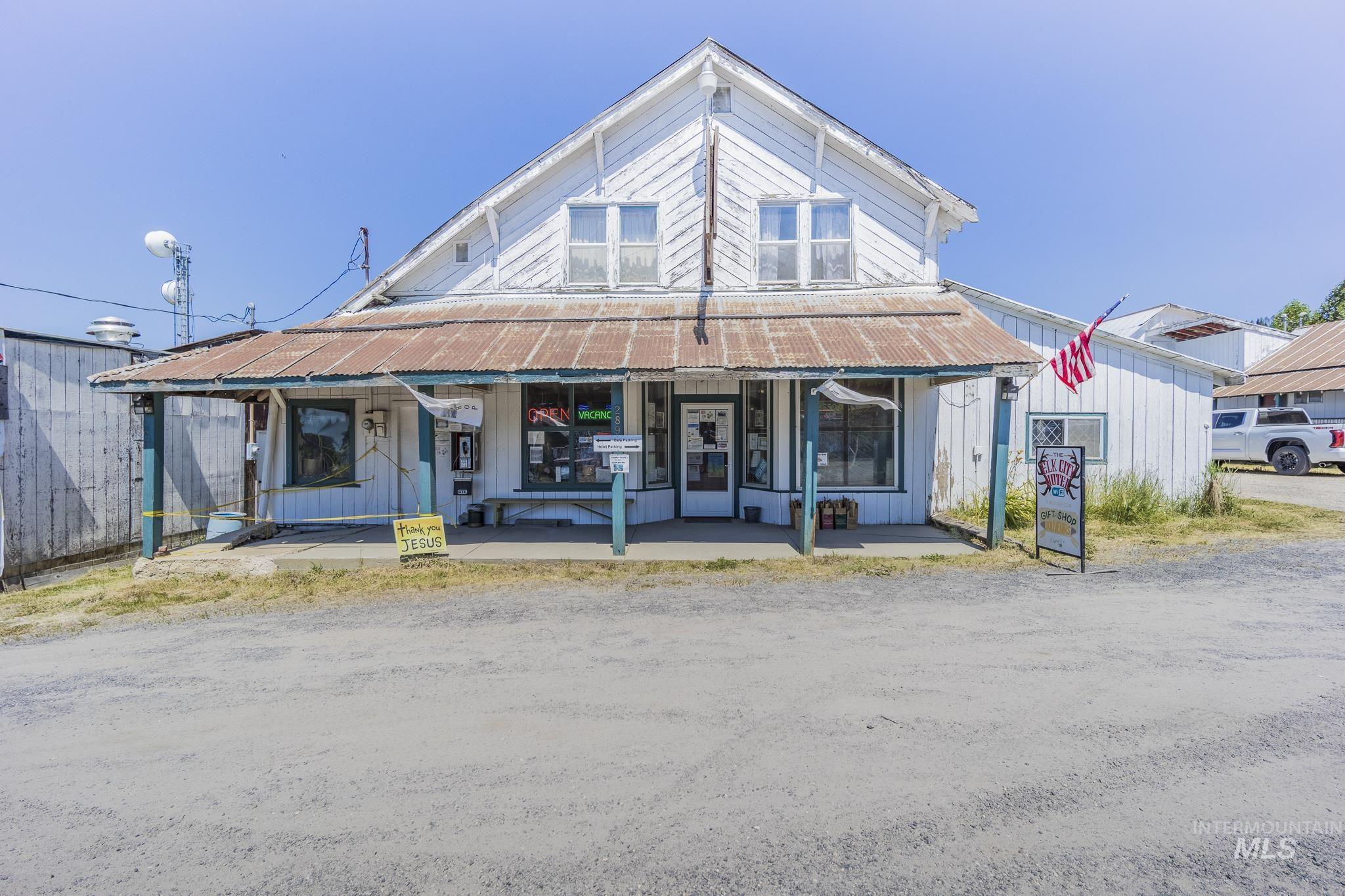 289 Main St