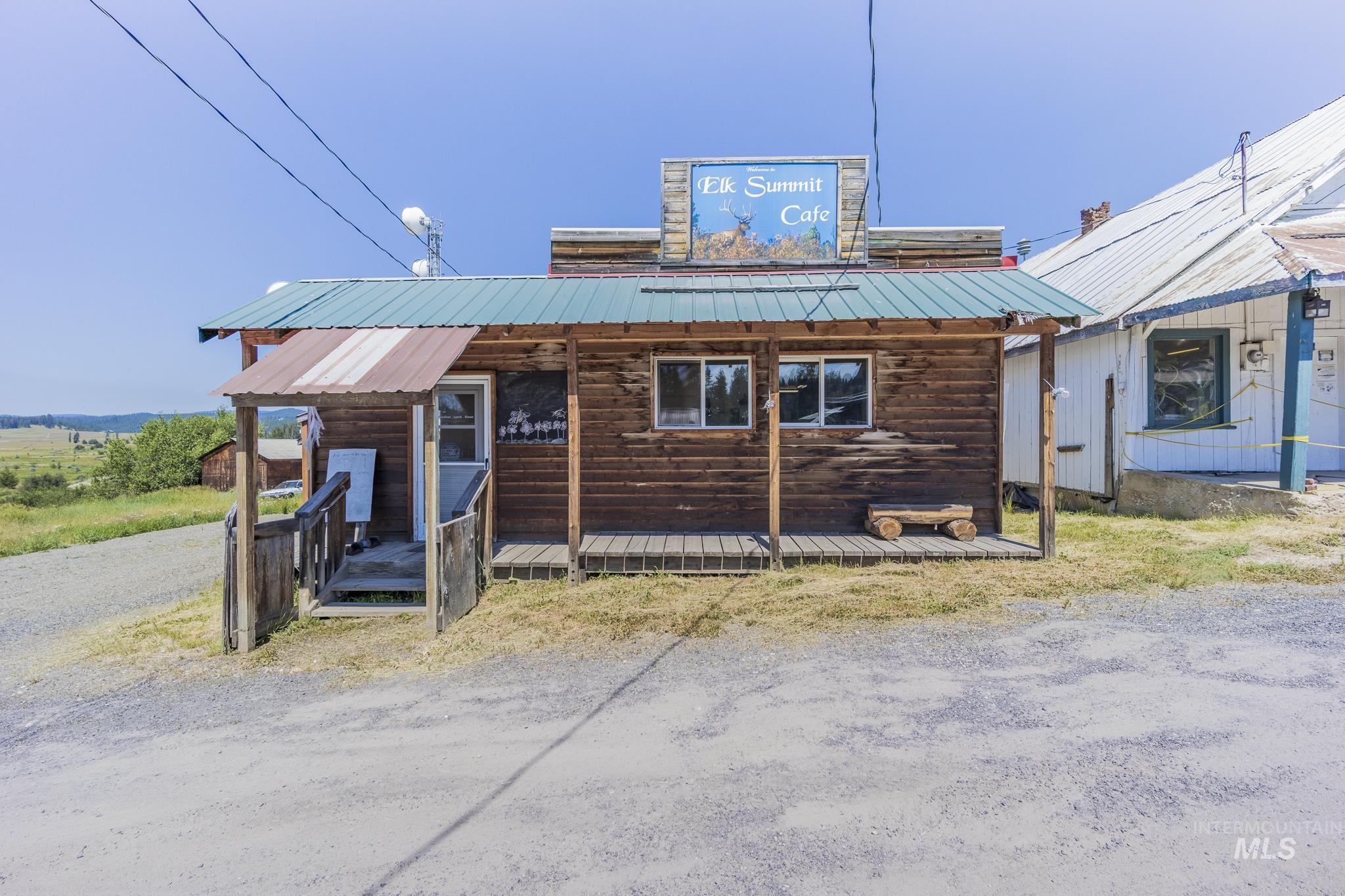 289 Main St