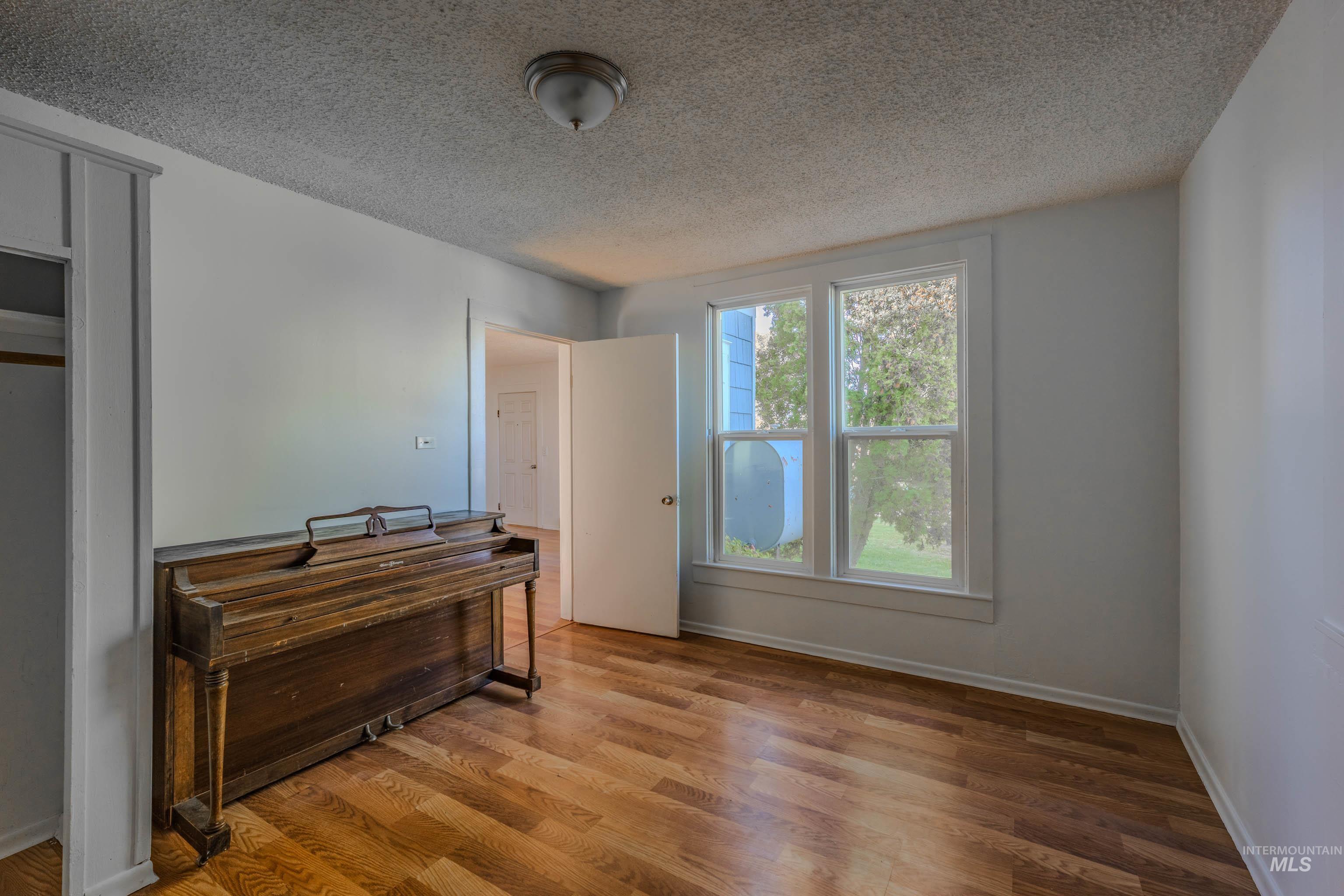316 W North 4th St