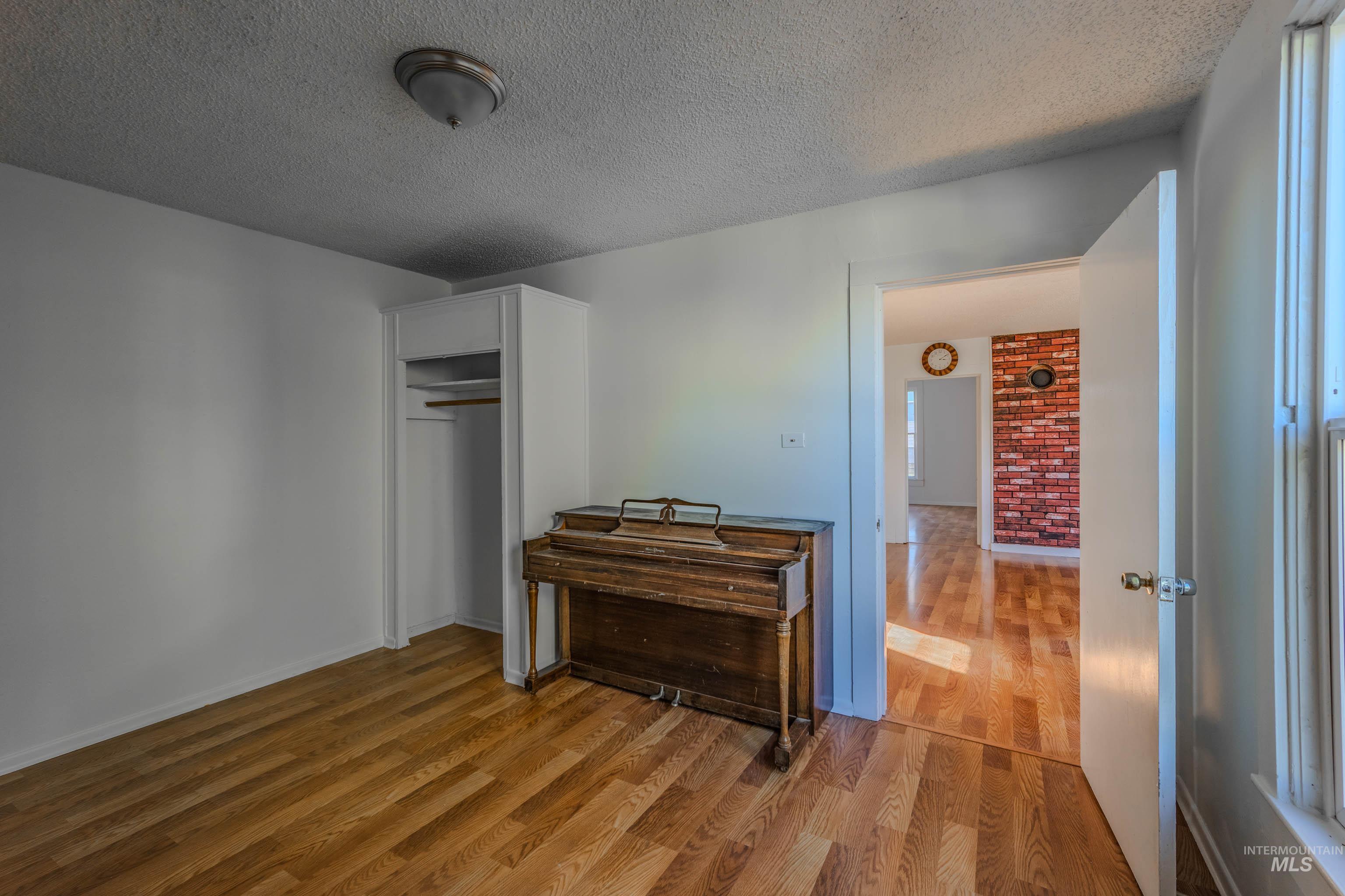 316 W North 4th St