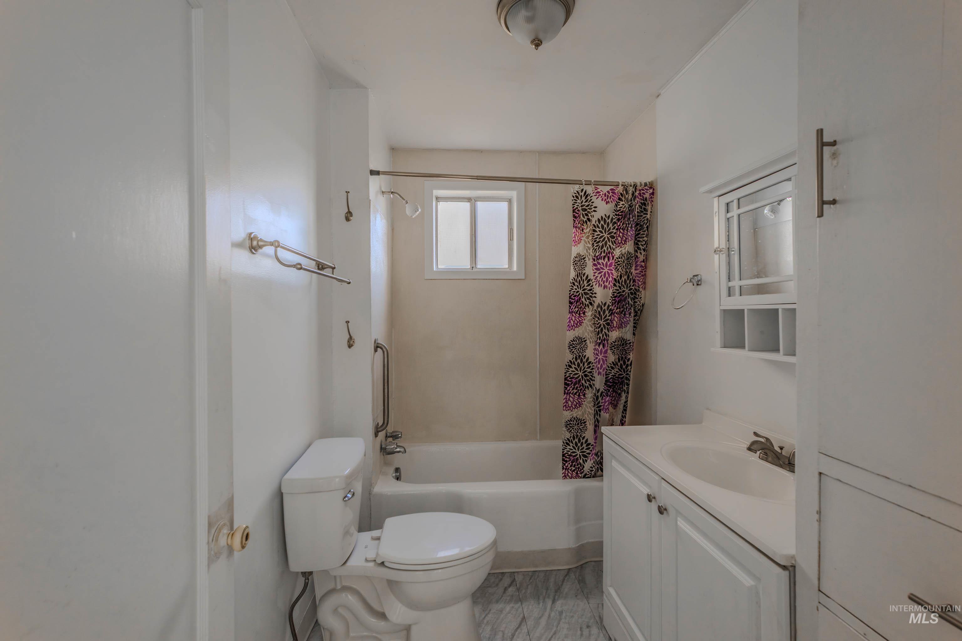 316 W North 4th St