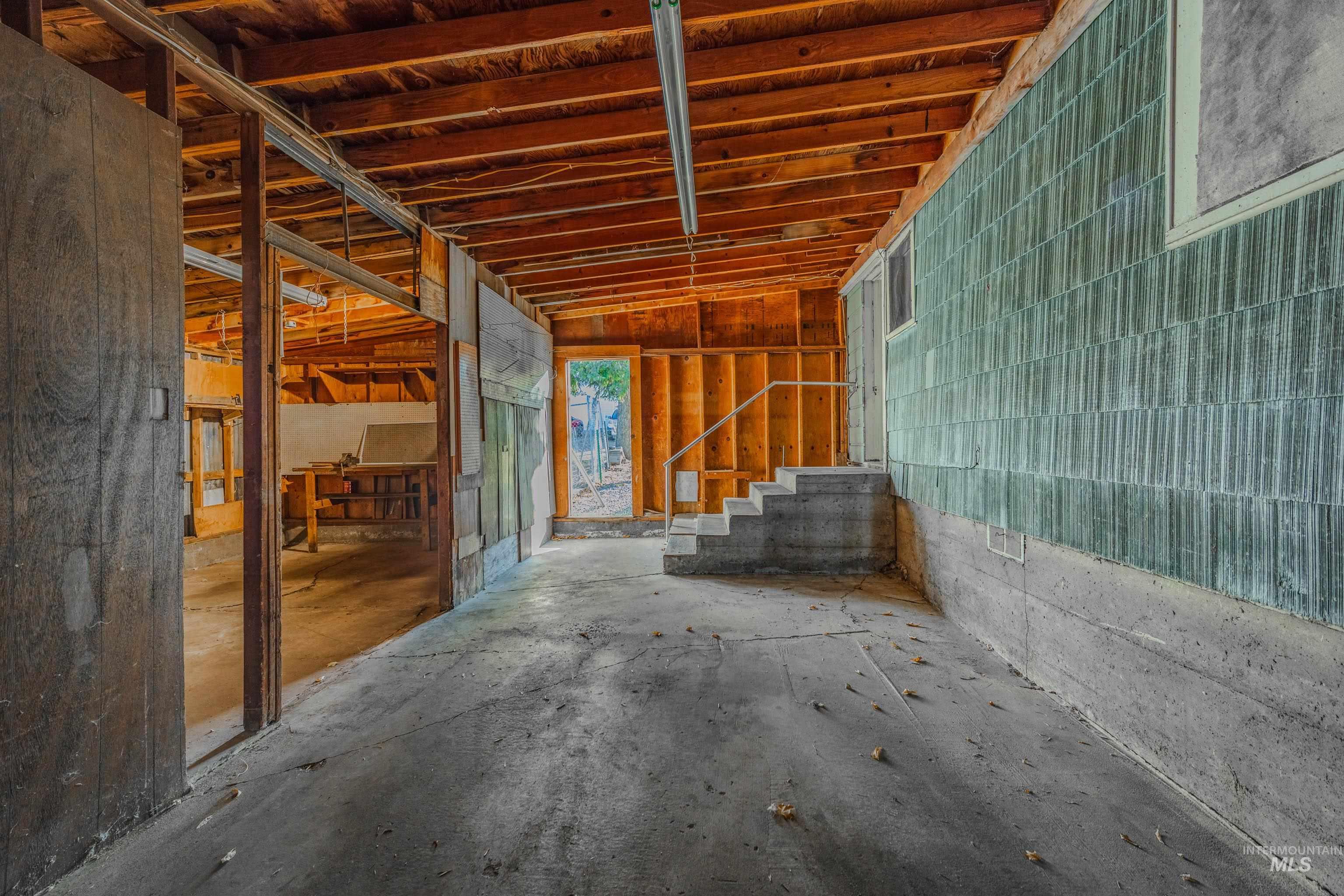 316 W North 4th St