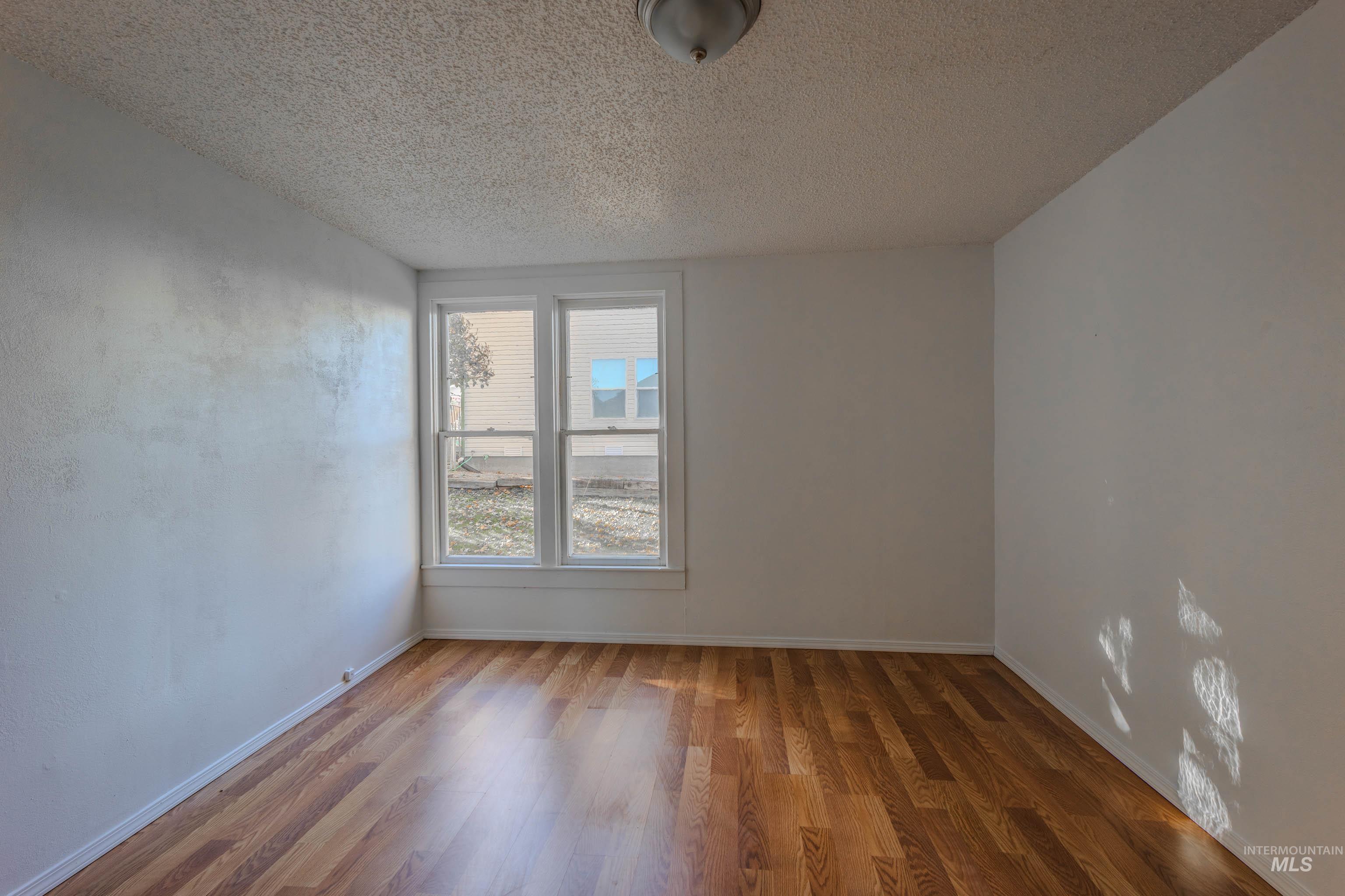 316 W North 4th St