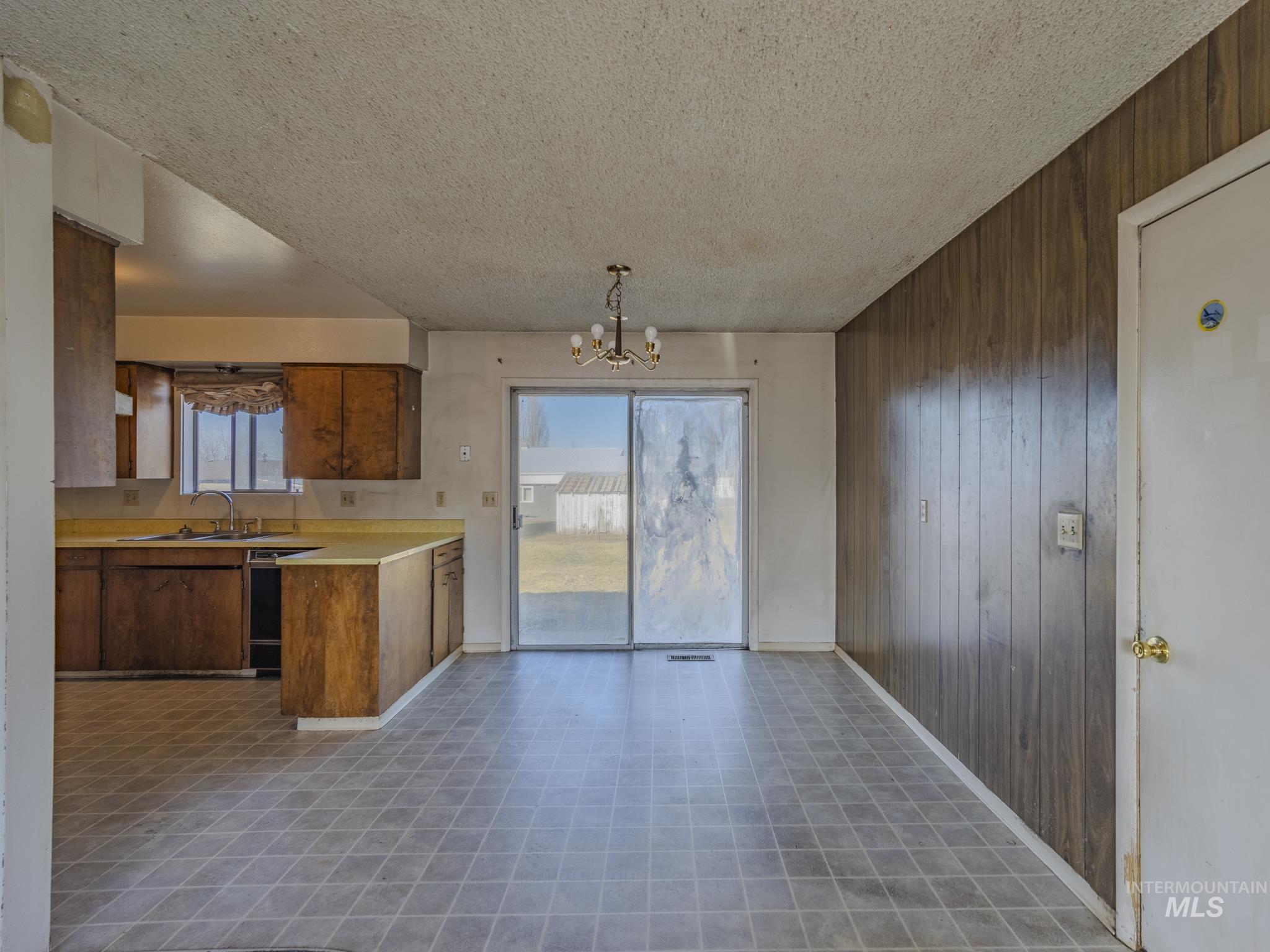 425 W N 5th St.