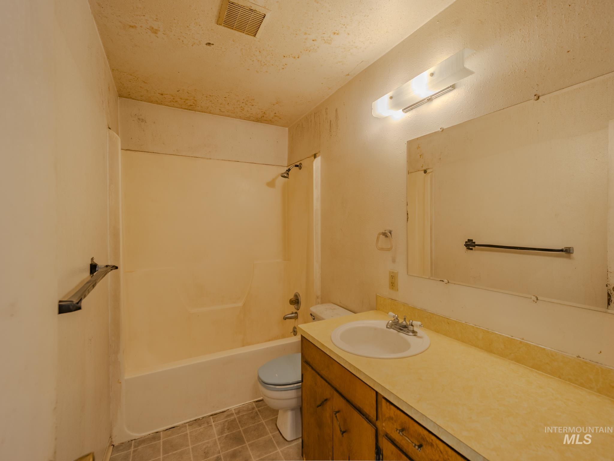 425 W N 5th St.