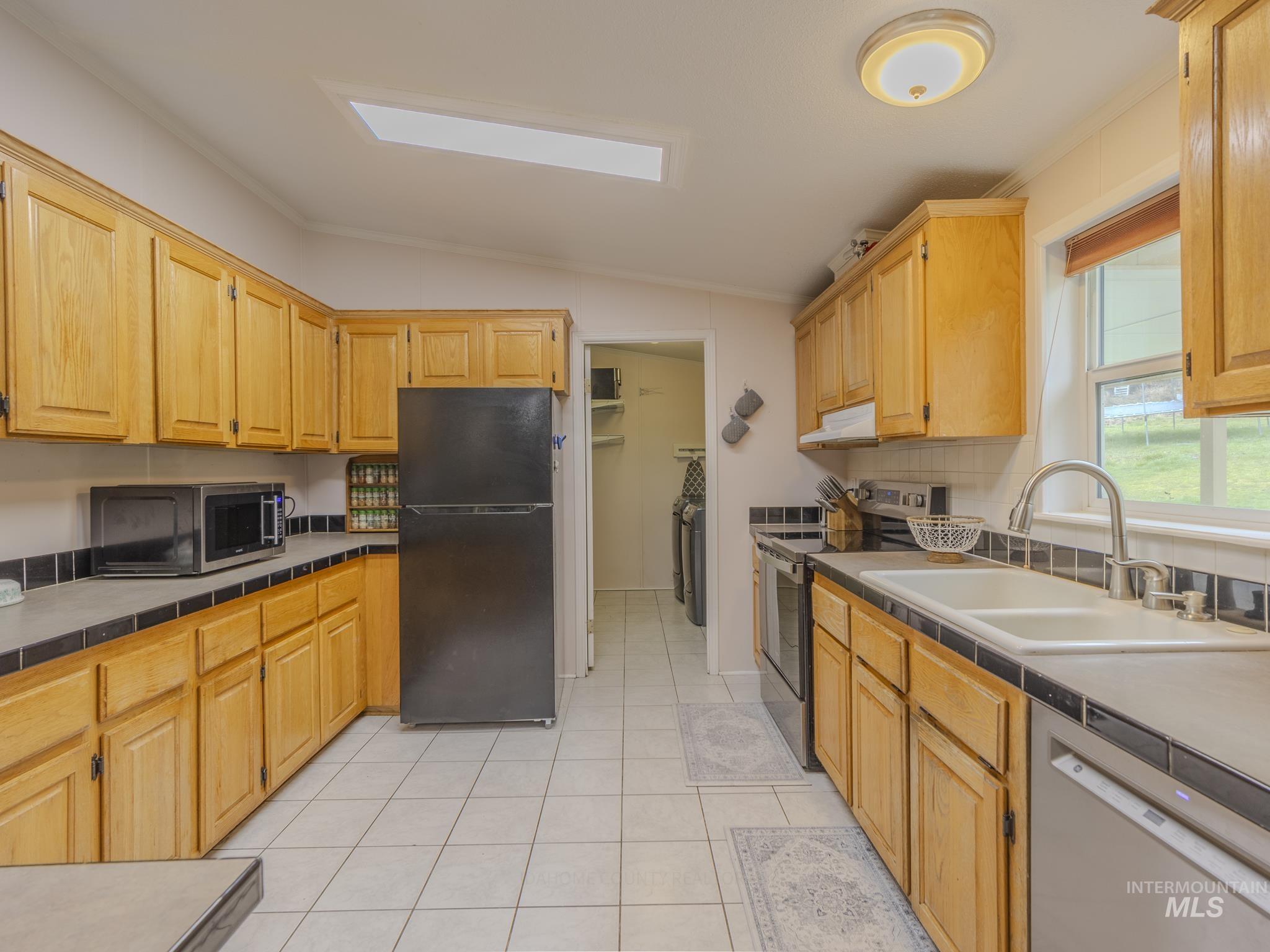 77 Poplar Drive