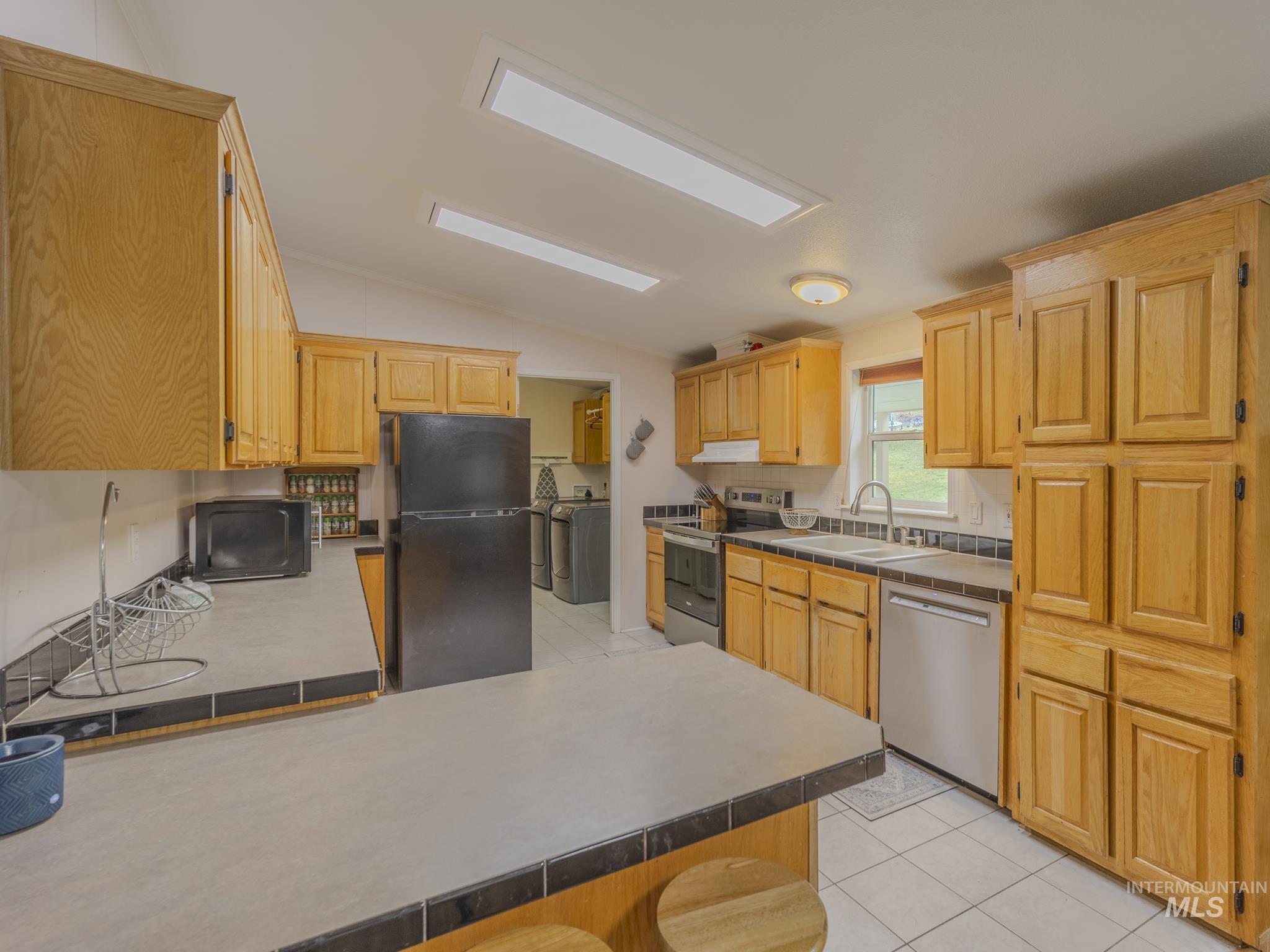 77 Poplar Drive