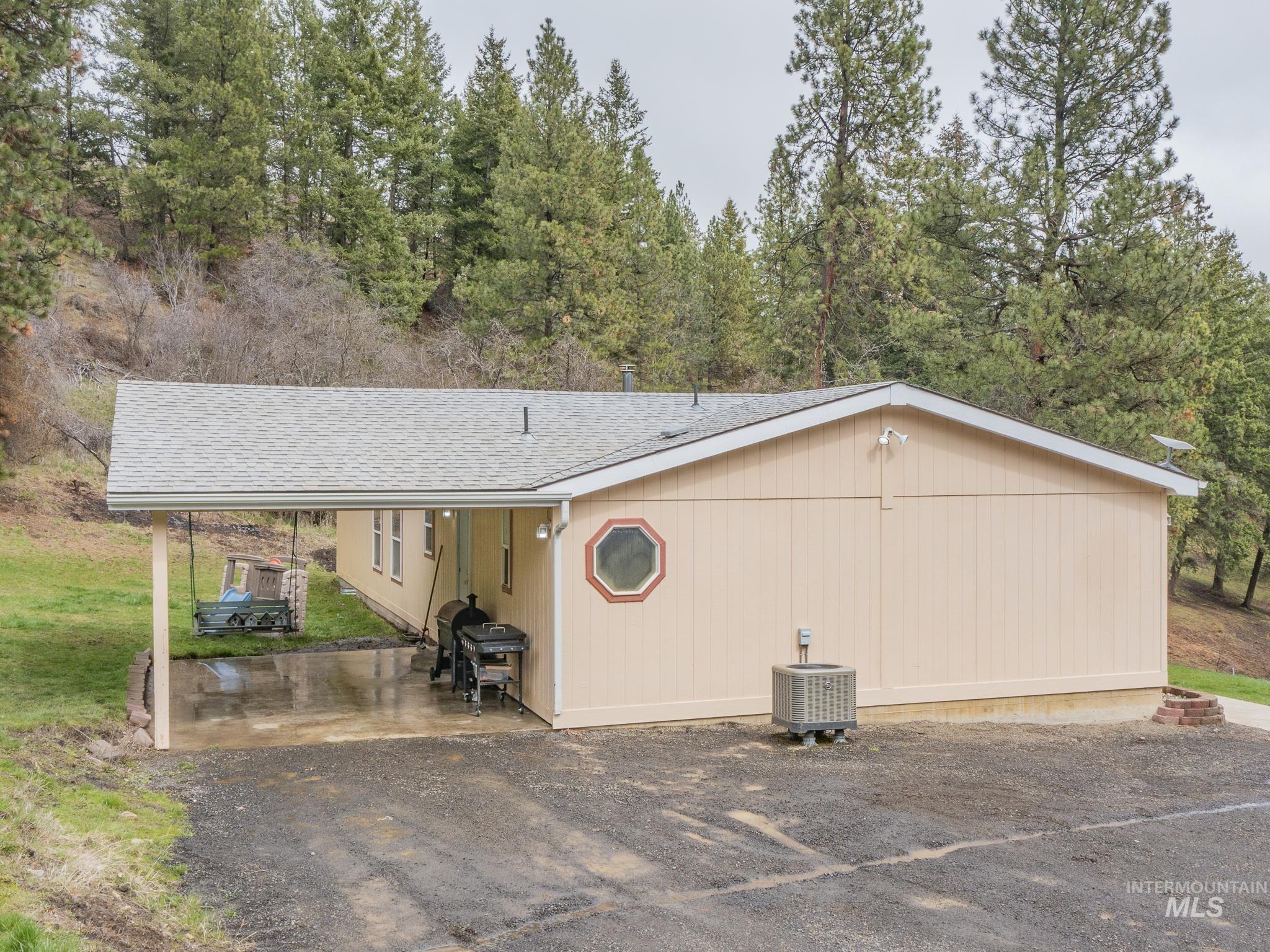 77 Poplar Drive