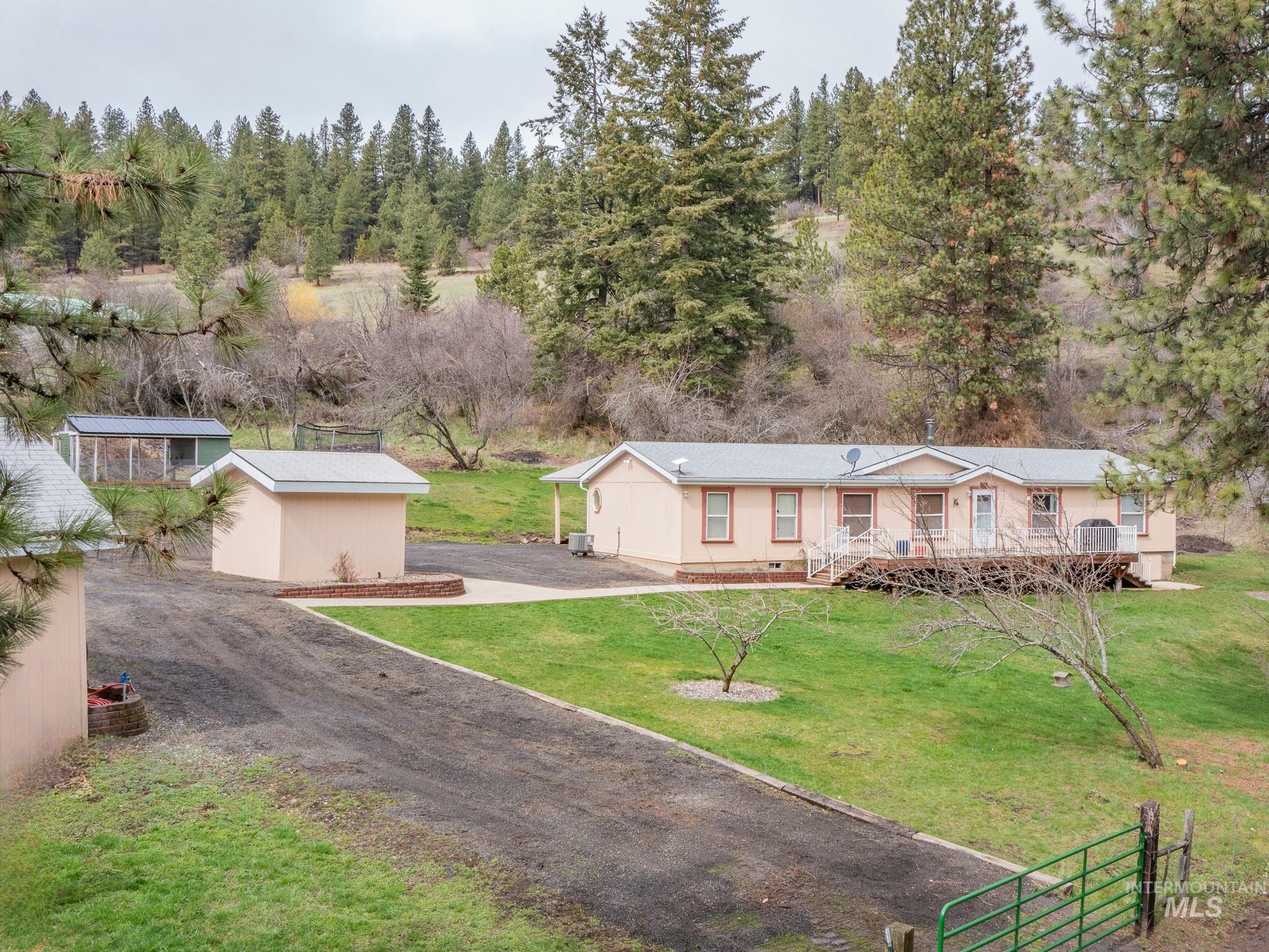 77 Poplar Drive