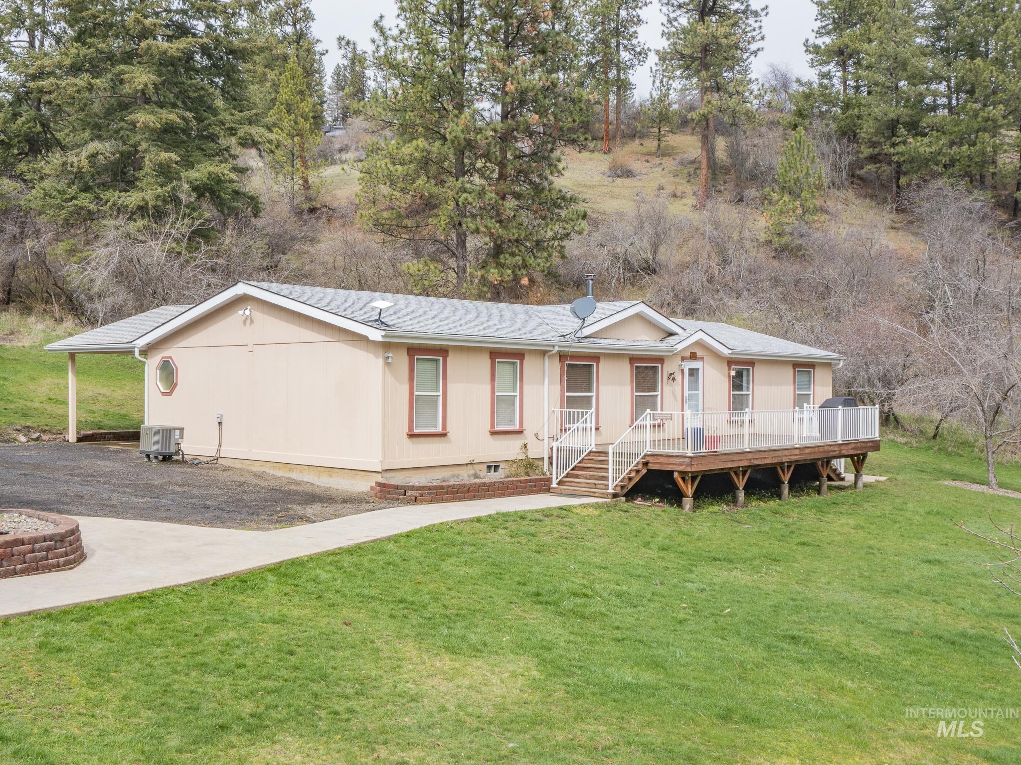 77 Poplar Drive