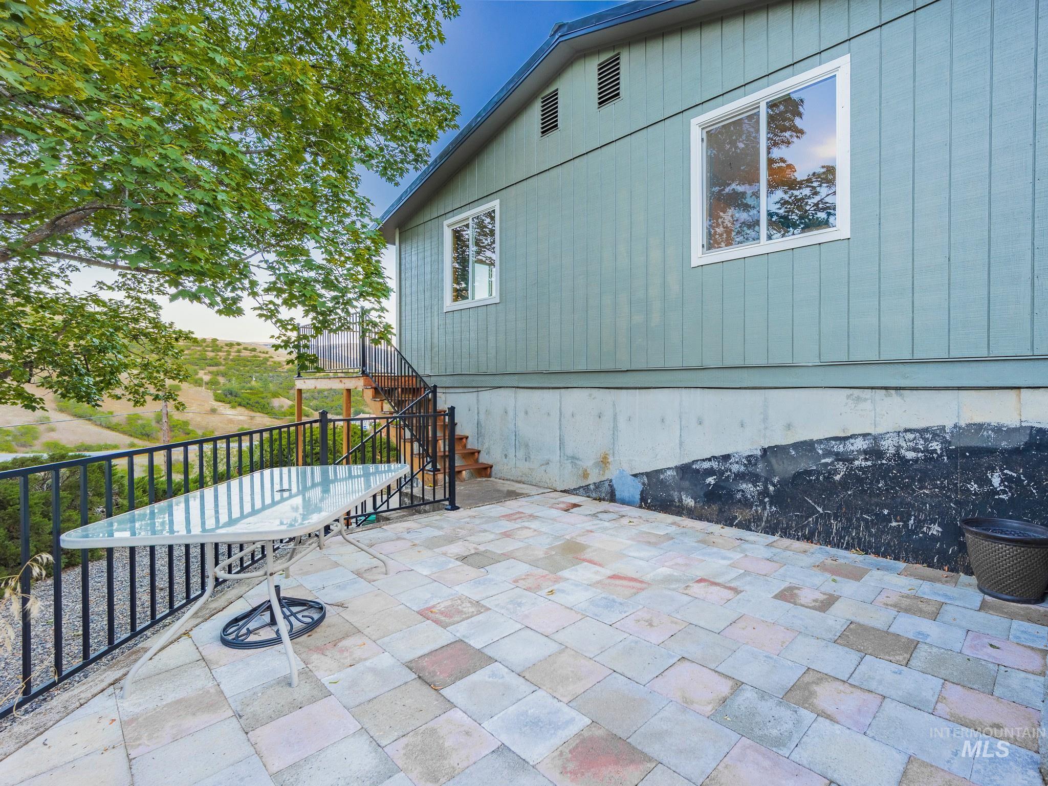 161 Cemetery Road