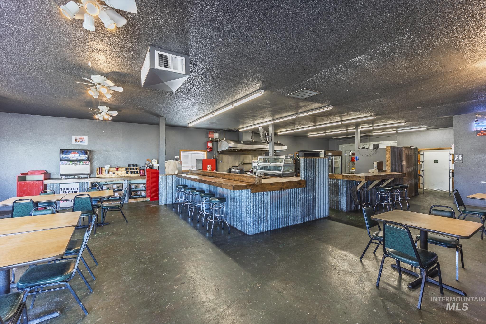 603 N Front Street - The Hangout