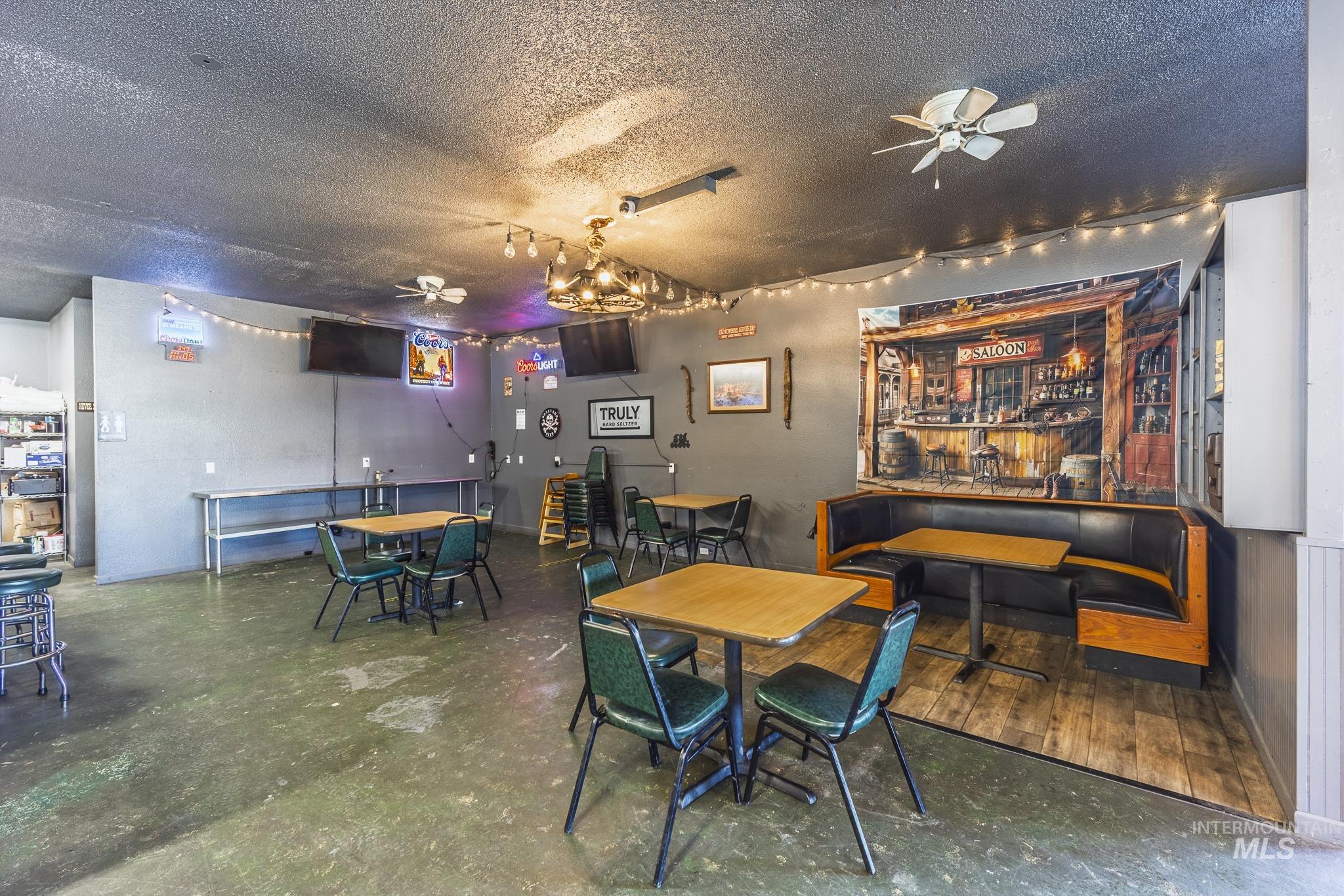 603 N Front Street - The Hangout